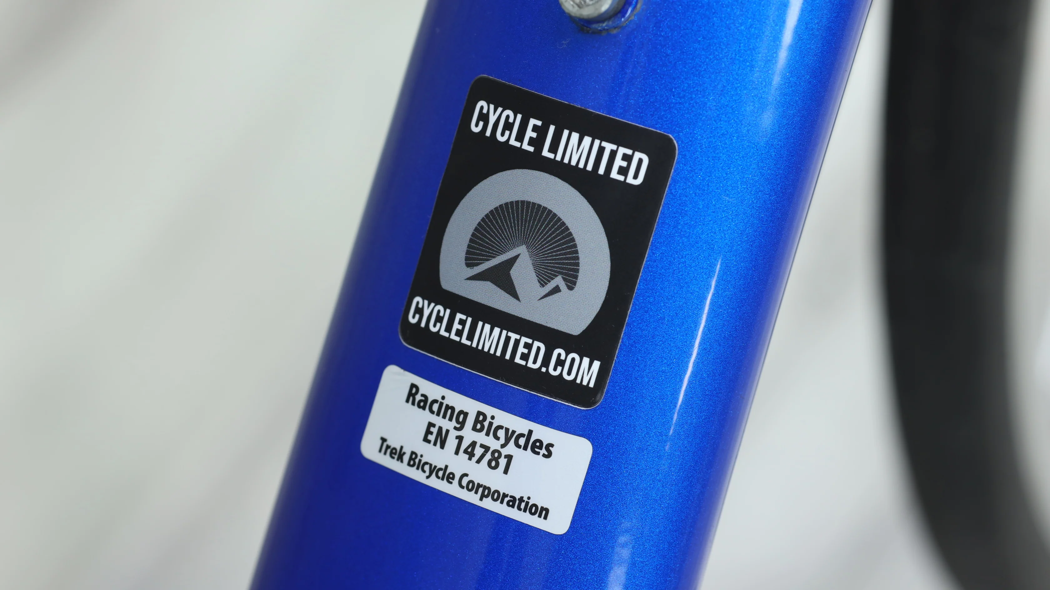 2008 Trek Madone 5.2 Pro Road Bike - 58cm - Image 3