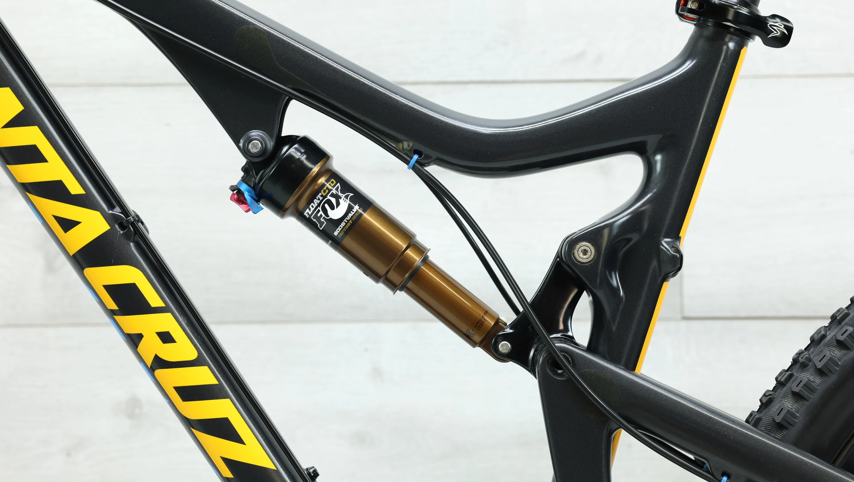 2014 Santa Cruz Bronson C Mountain Bike - Large - Image 10