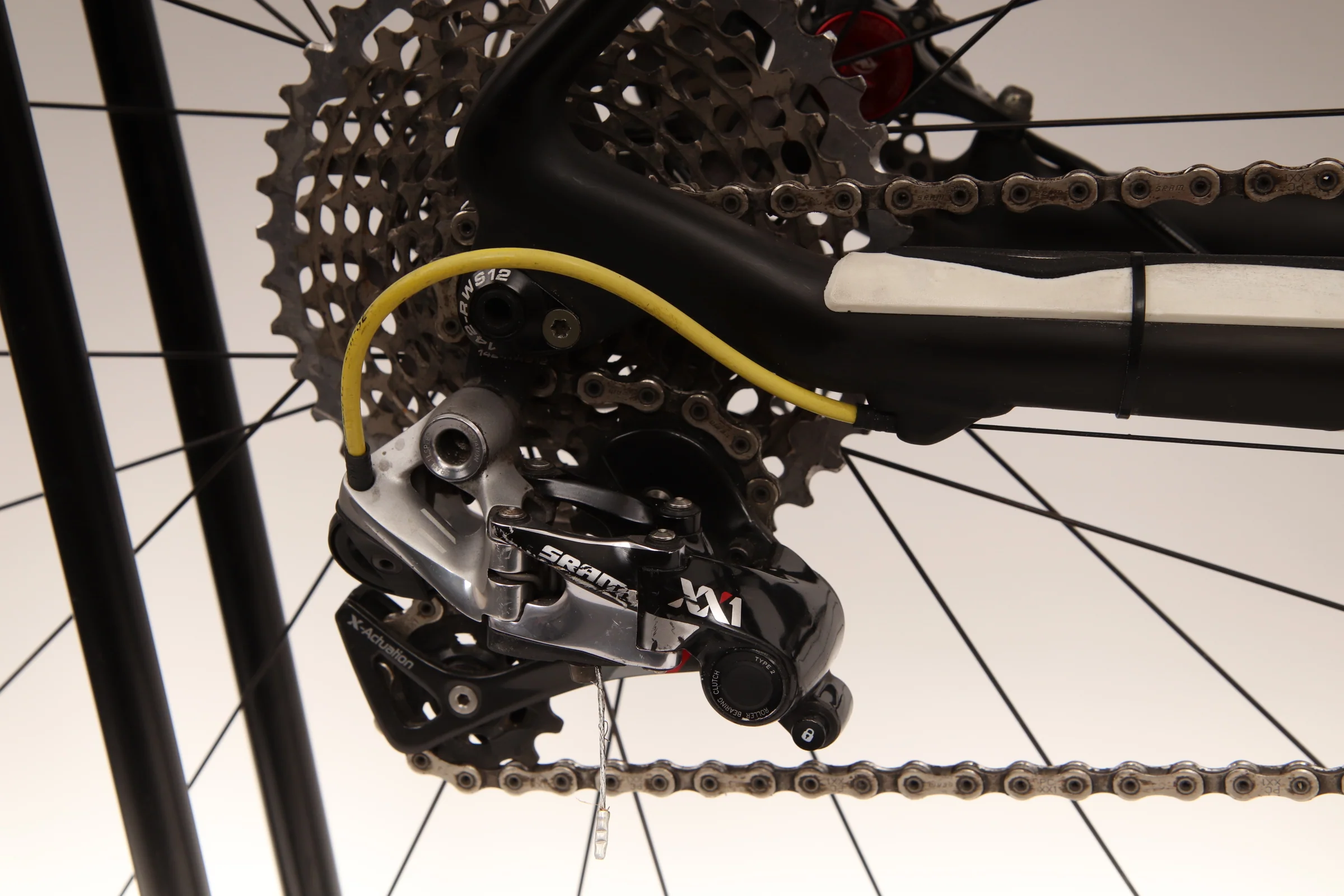 2014 SCOTT SCALE 900 RC Mountain Bike - Medium - Image 10