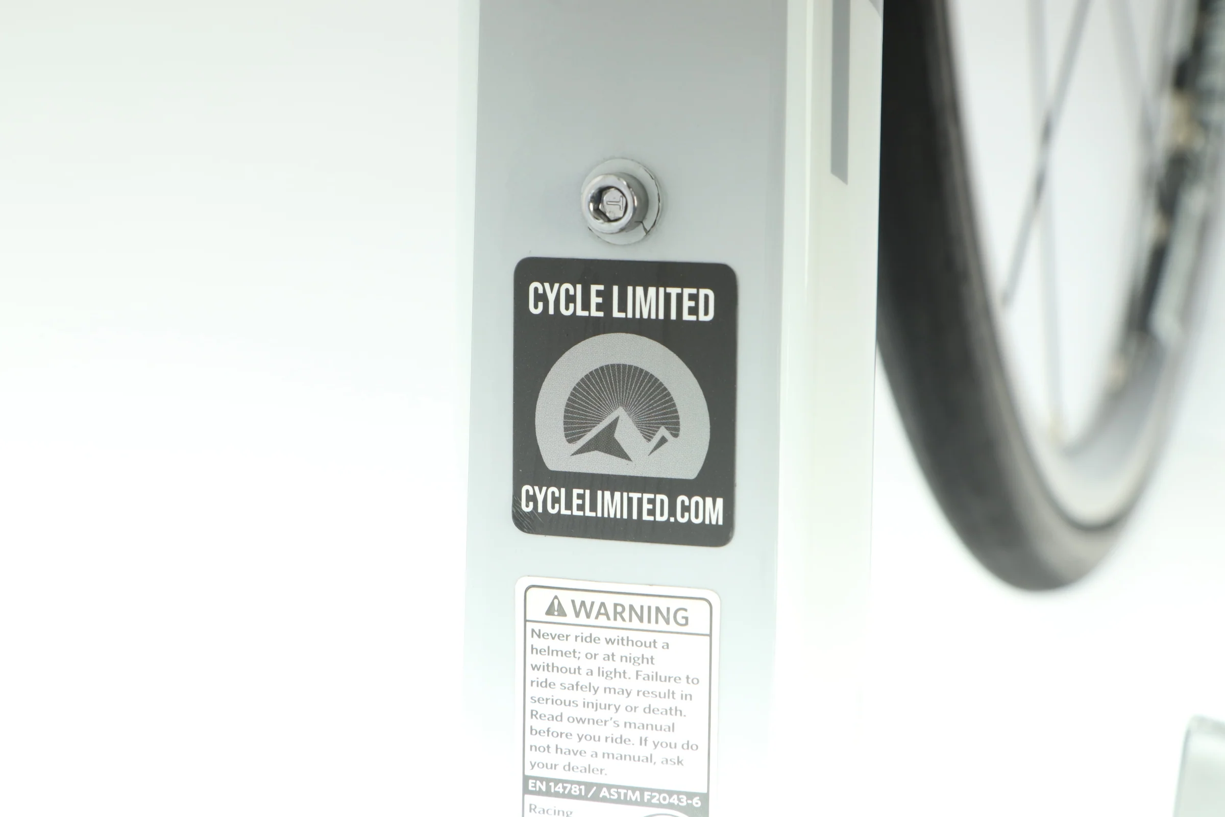 2014 Trek Madone 4.7 Compact Road Bike - 58cm - Image 3