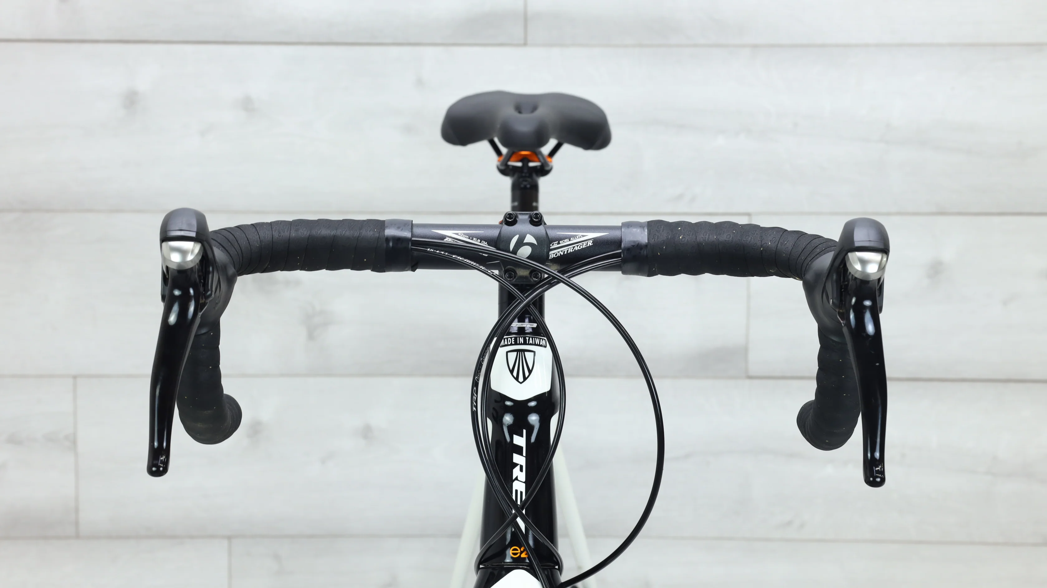 2015 Trek Domane 4.3 Disc Road Bike - 54cm - Image 10