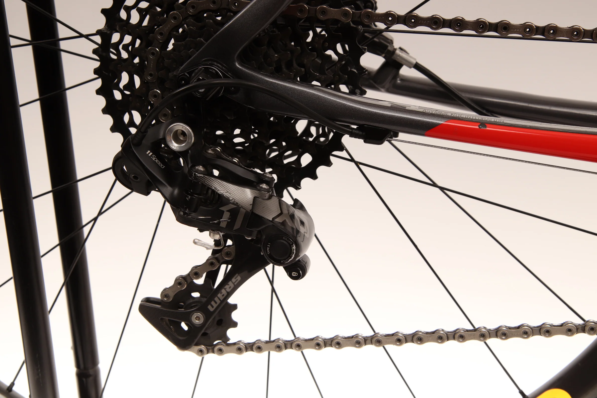 2016 CANNONDALE F-SI CARBON 2 Mountain Bike - Medium - Image 6