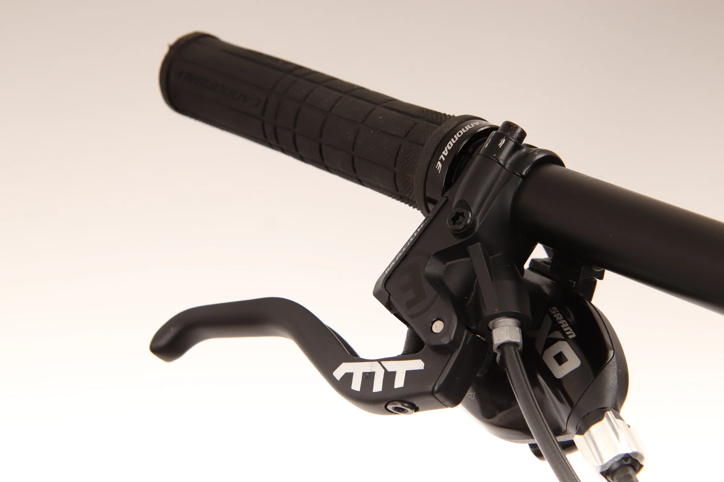 2016 CANNONDALE F-SI CARBON 2 Mountain Bike - Medium - Image 8