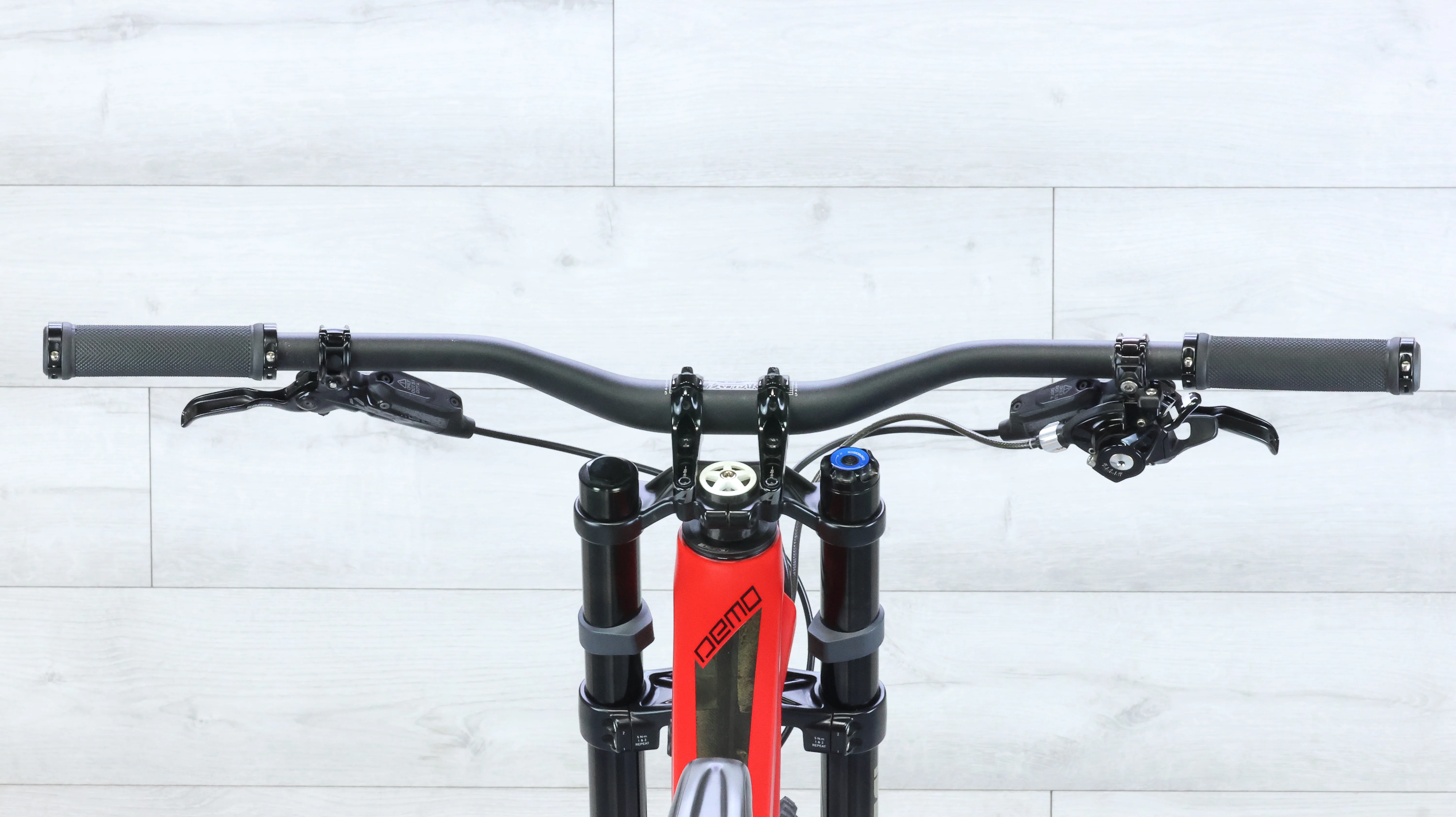 2016 Specialized S-Works Demo 8 Mountain Bike - Medium - Image 14