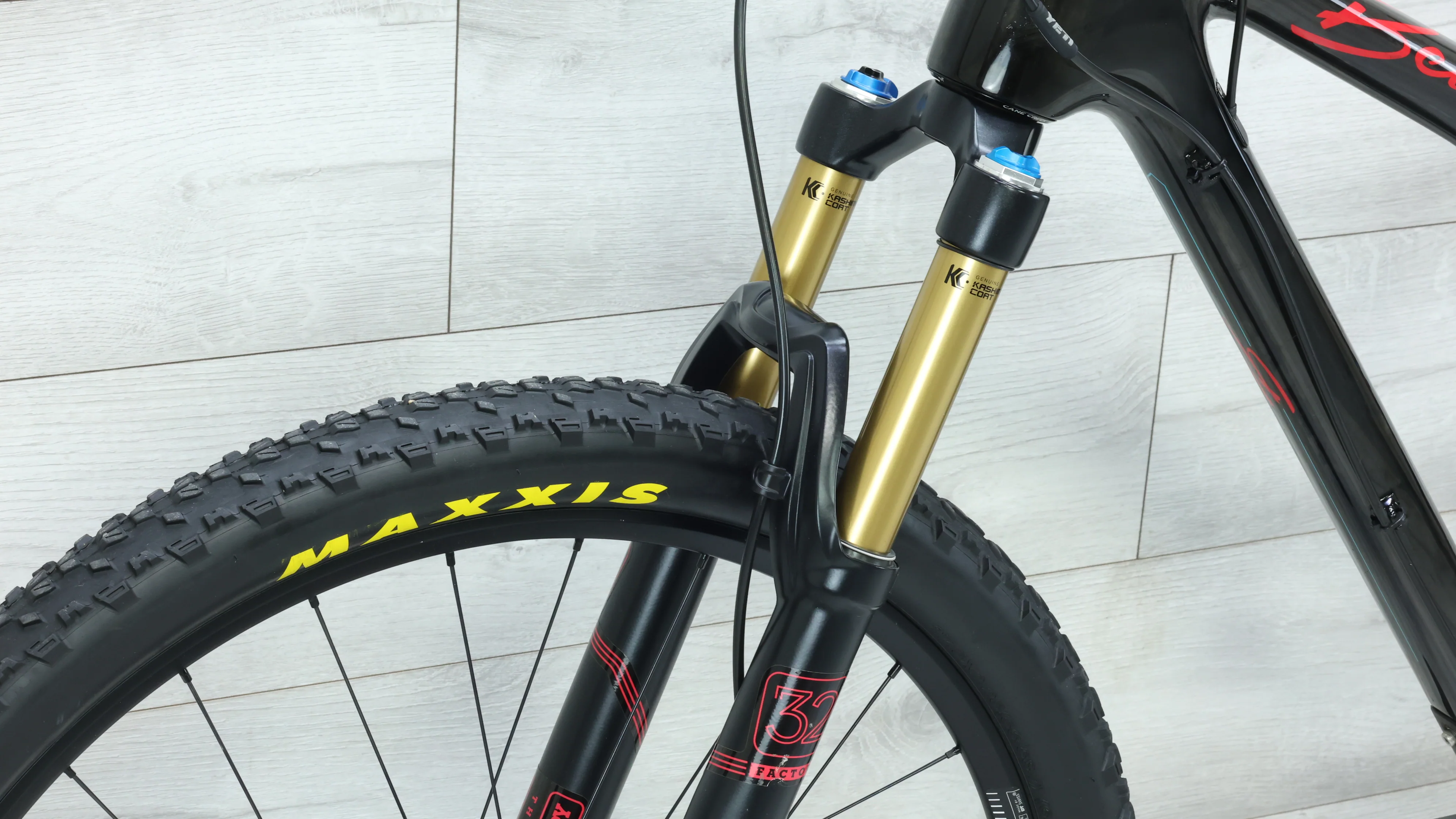 2016 Yeti ASRC Beti Mountain Bike - Small - Image 10