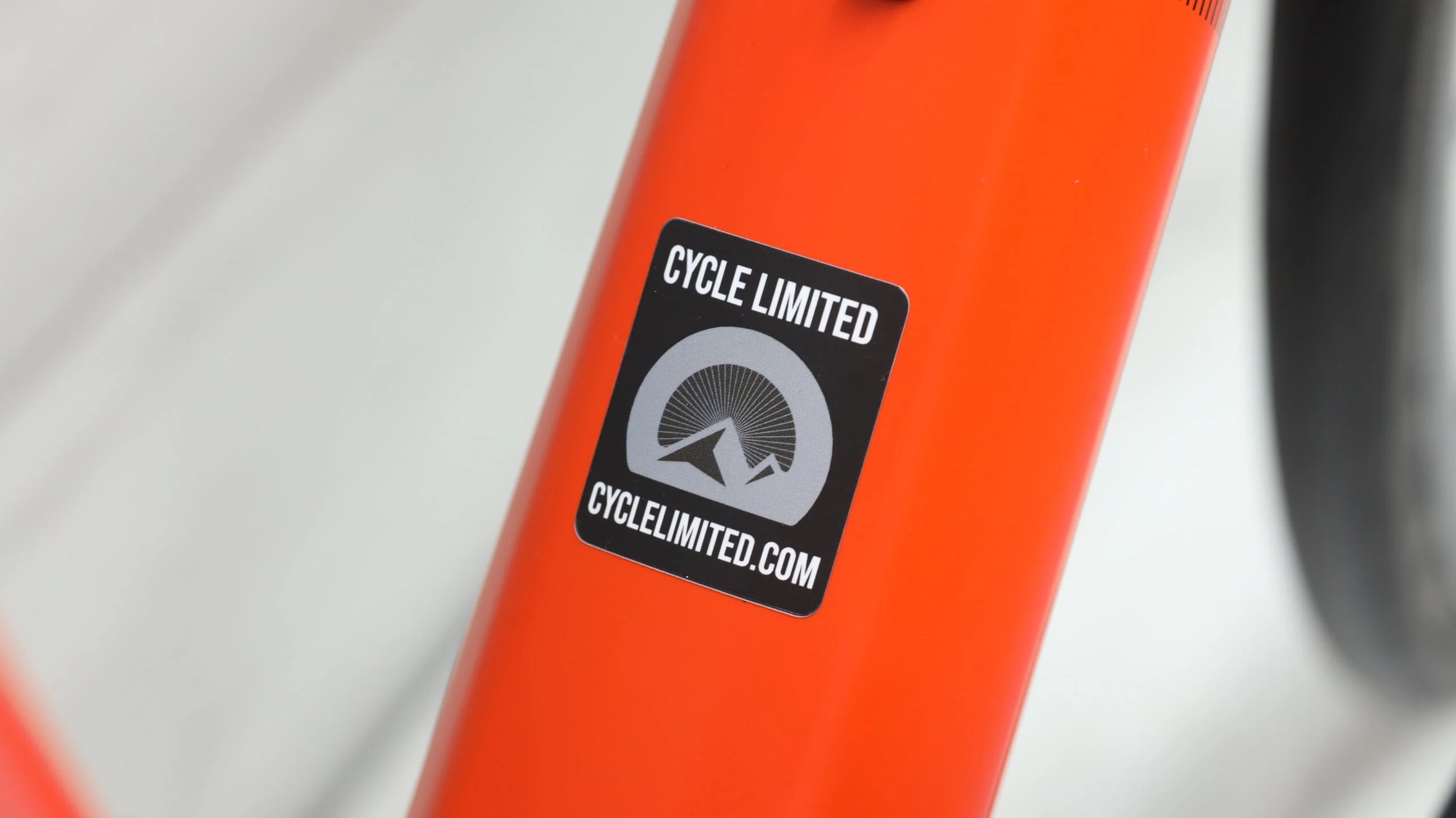 2017 BMC Roadmachine 02  Road Bike - 47cm - Image 3