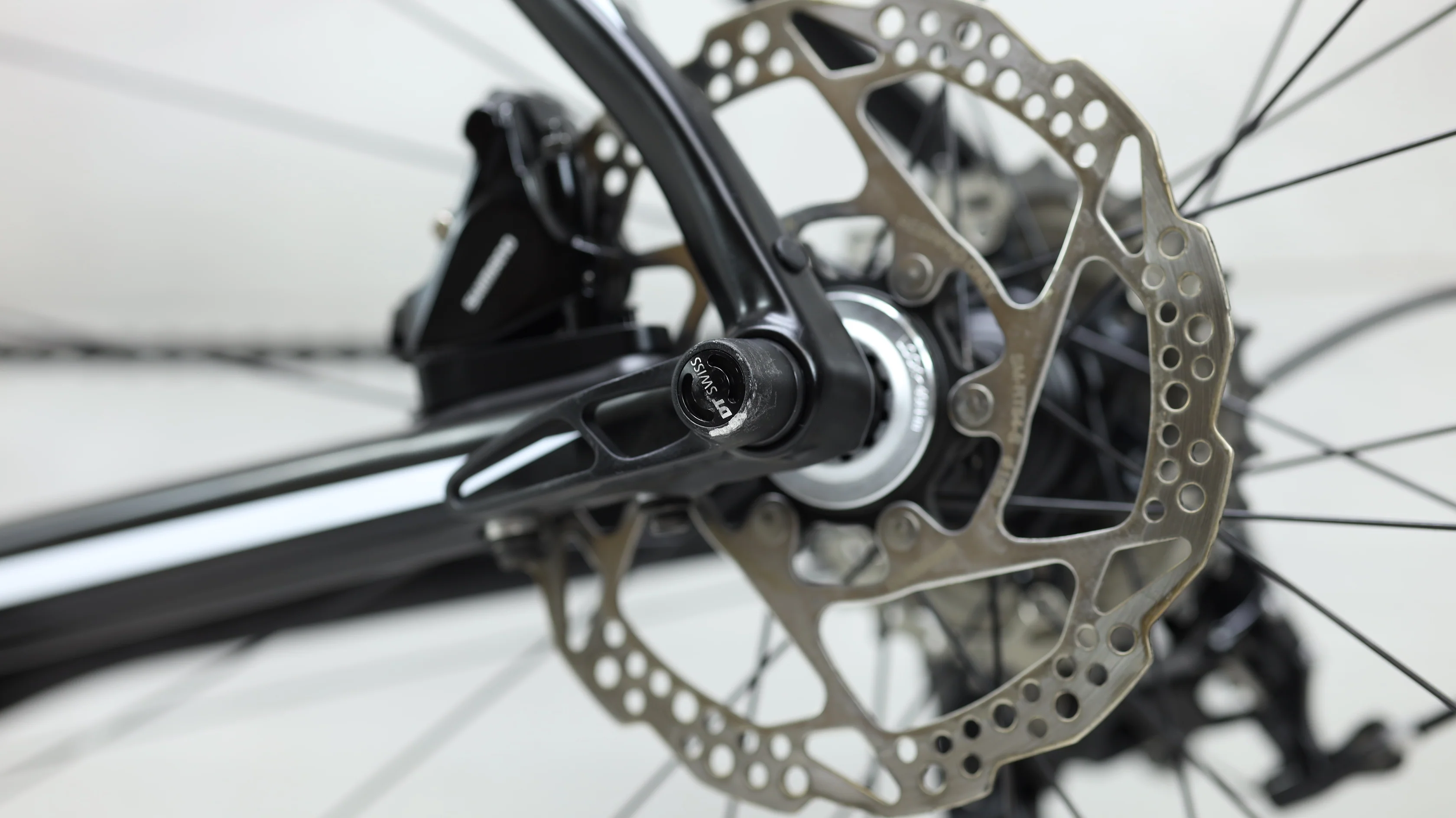 2017 BMC Roadmachine 02 Road Bike - 56cm - Image 13
