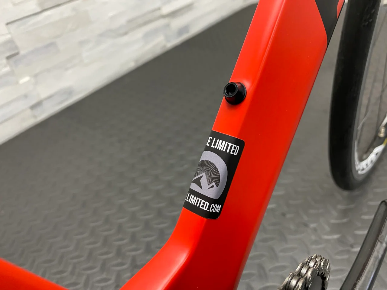2017 BMC Timemachine 01  Triathlon Bike - M/L - Image 3