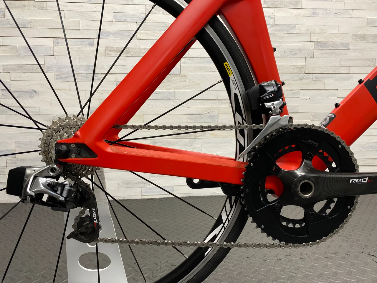 2017 BMC Timemachine 01  Triathlon Bike - M/L - Image 6