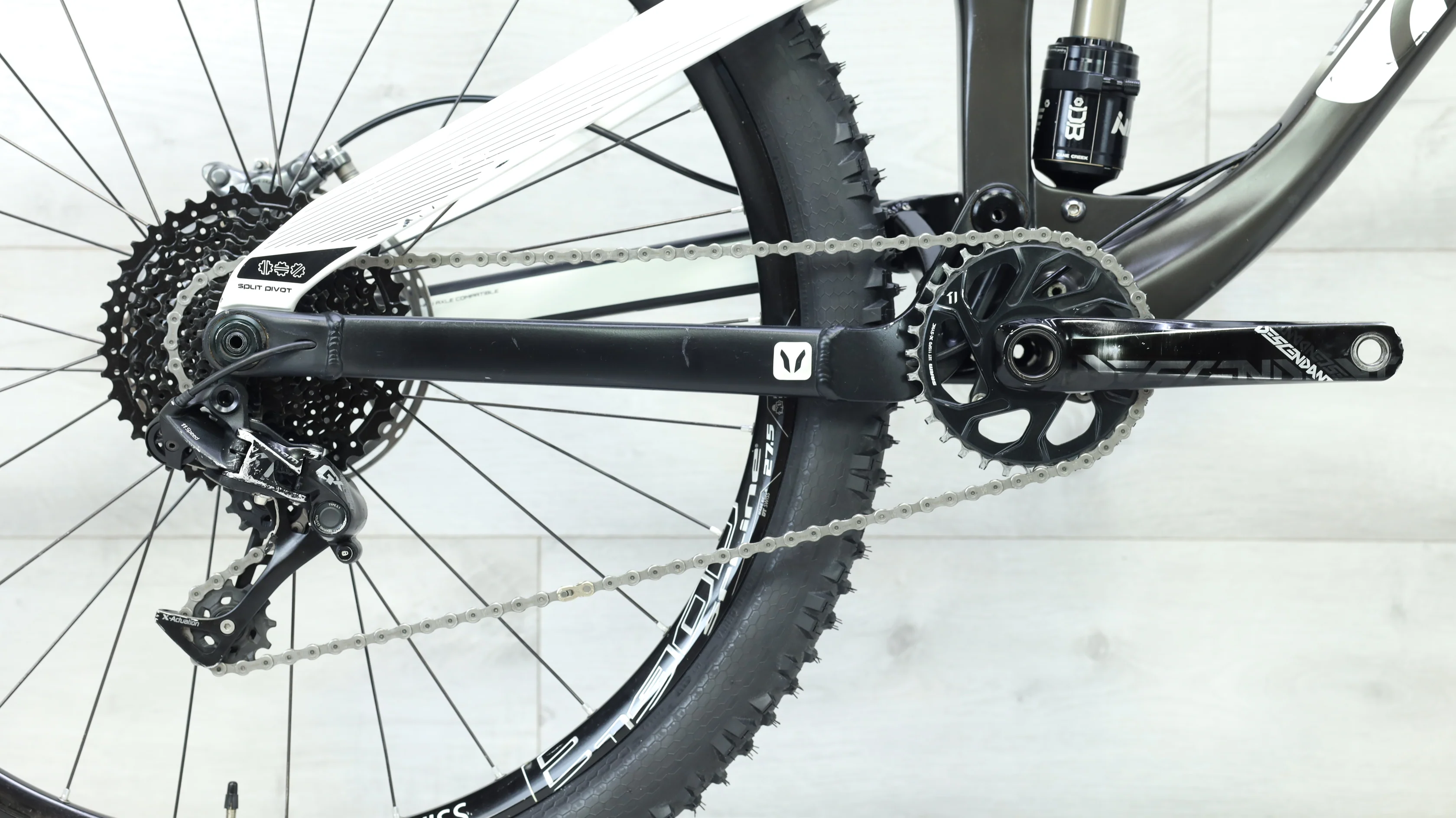 Devinci Django Carbon RS Mountain Bike - 2017, Large - Image 4