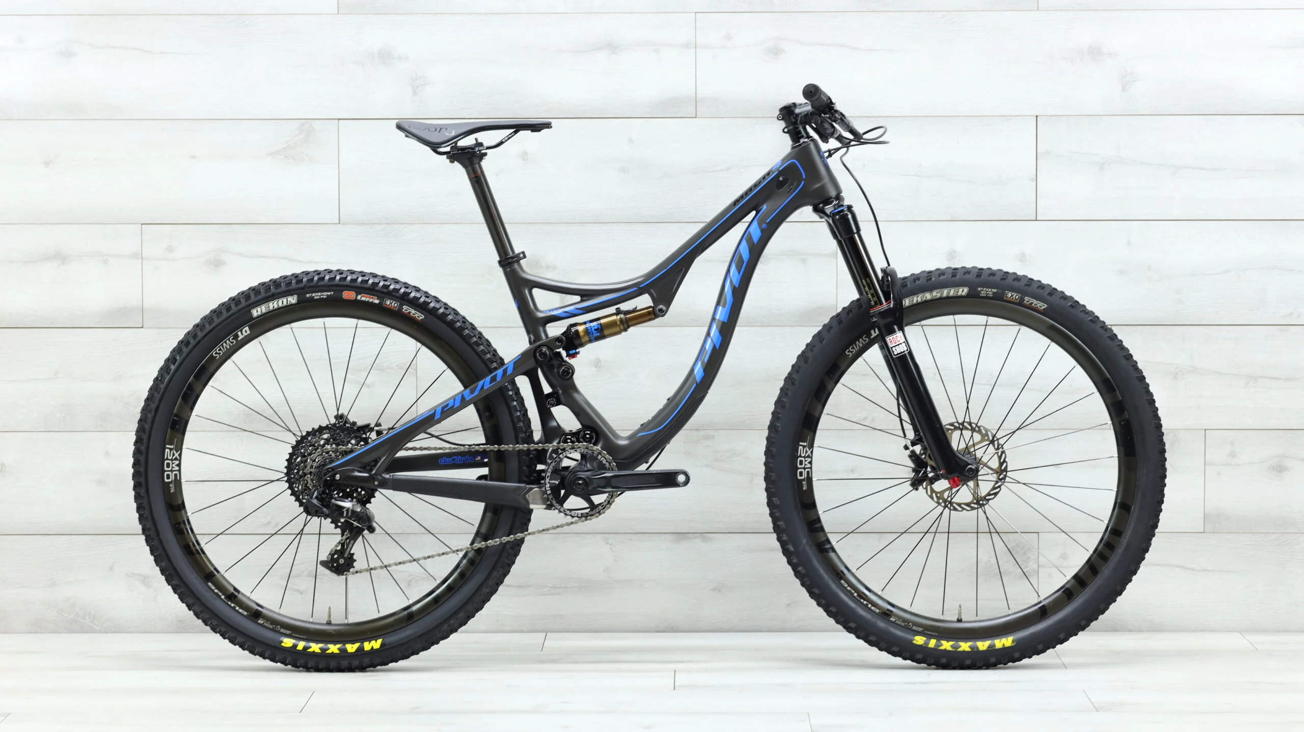 2017 Pivot Mach 4 Carbon Mountain Bike - Small