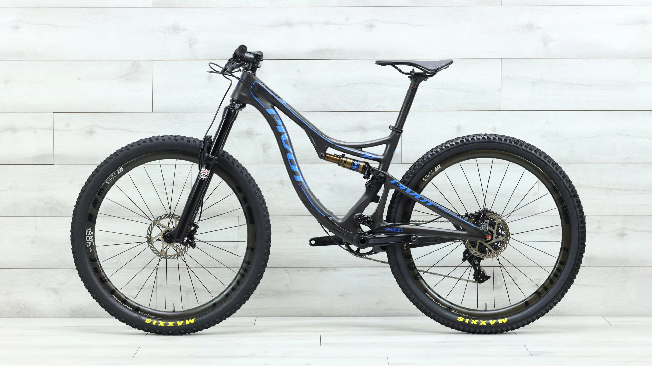 2017 Pivot Mach 4 Carbon Mountain Bike - Small - Image 2