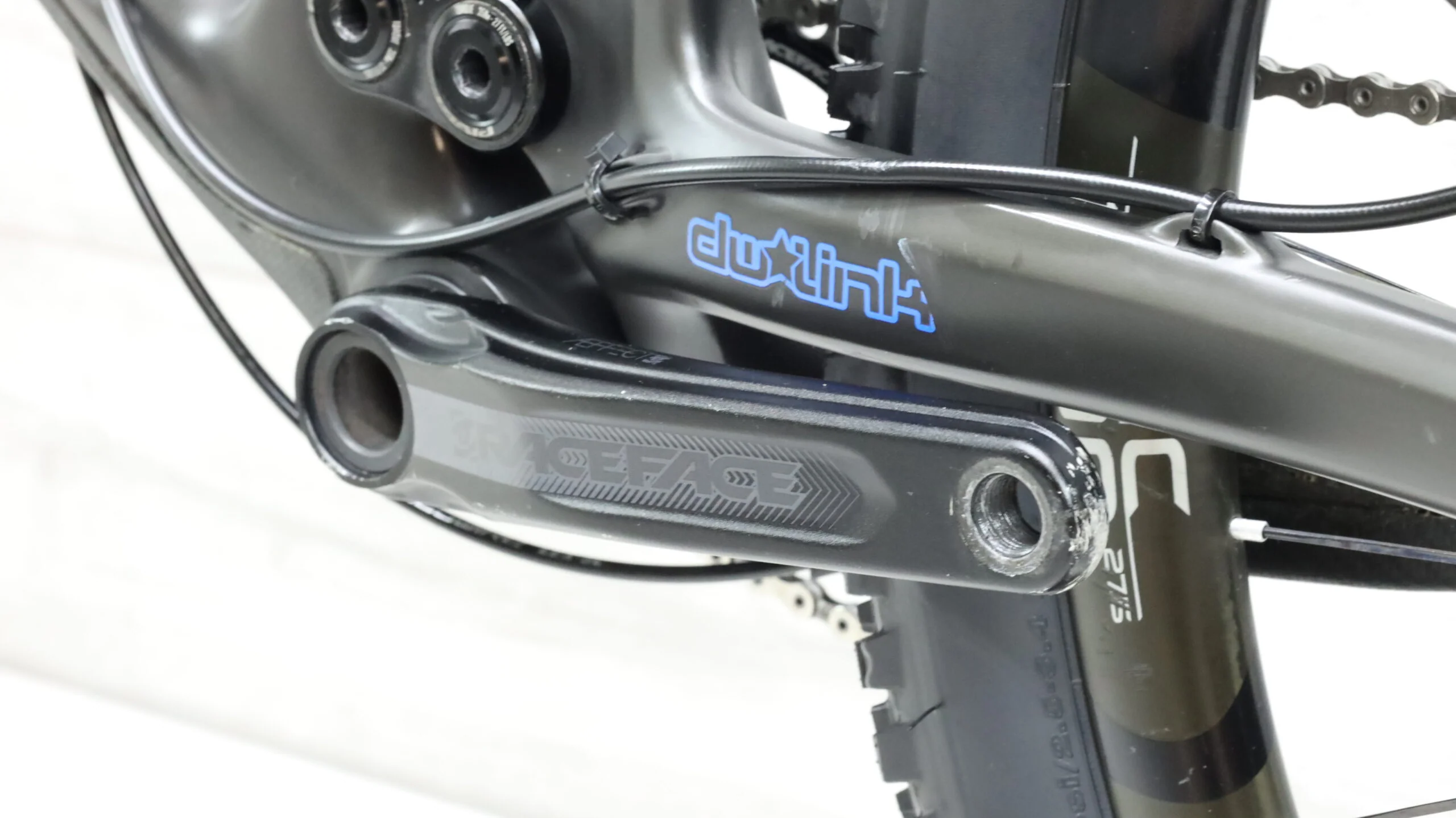 2017 Pivot Mach 4 Carbon Mountain Bike - Small - Image 6