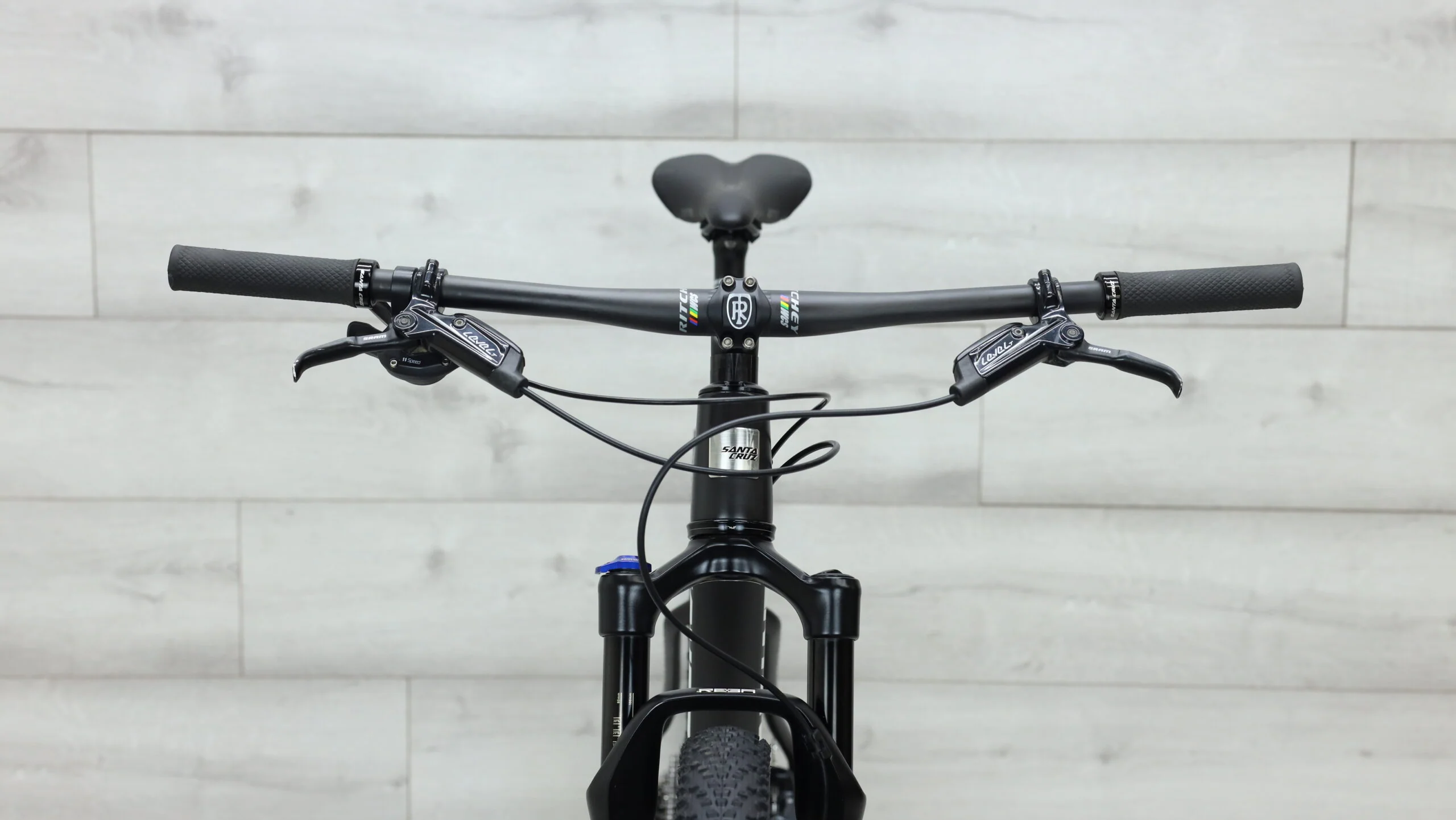 2017 Santa Cruz Highball 29 Mountain Bike - Medium - Image 9