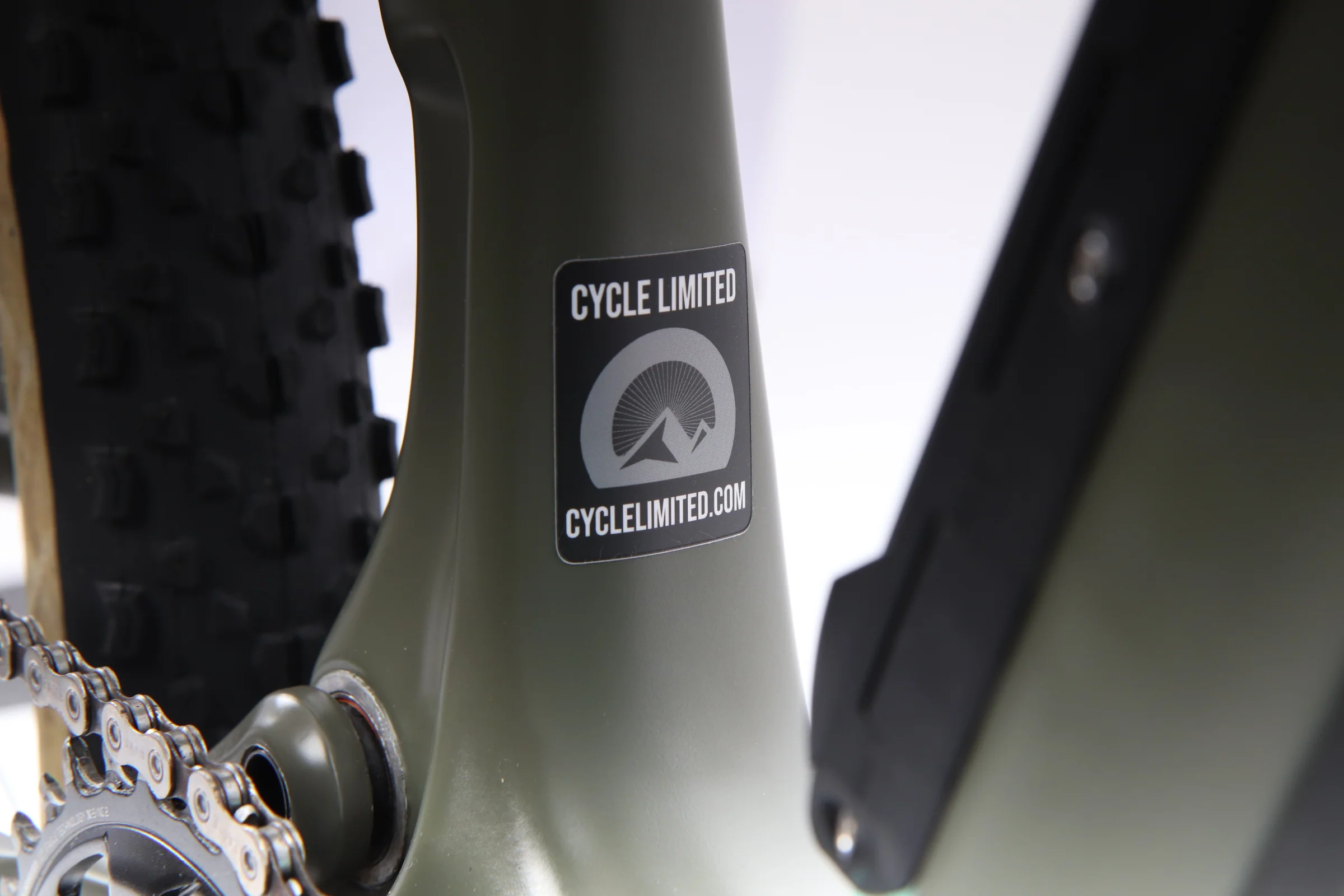 2017 Specialized Rumor Carbon  Mountain Bike - Small - Image 3