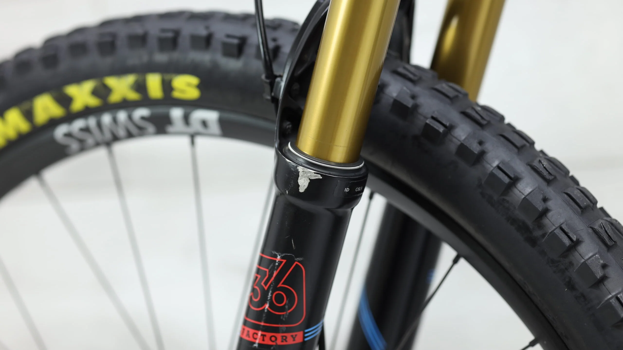 2018 Pivot Switchblade Mountain Bike - Medium - Image 17