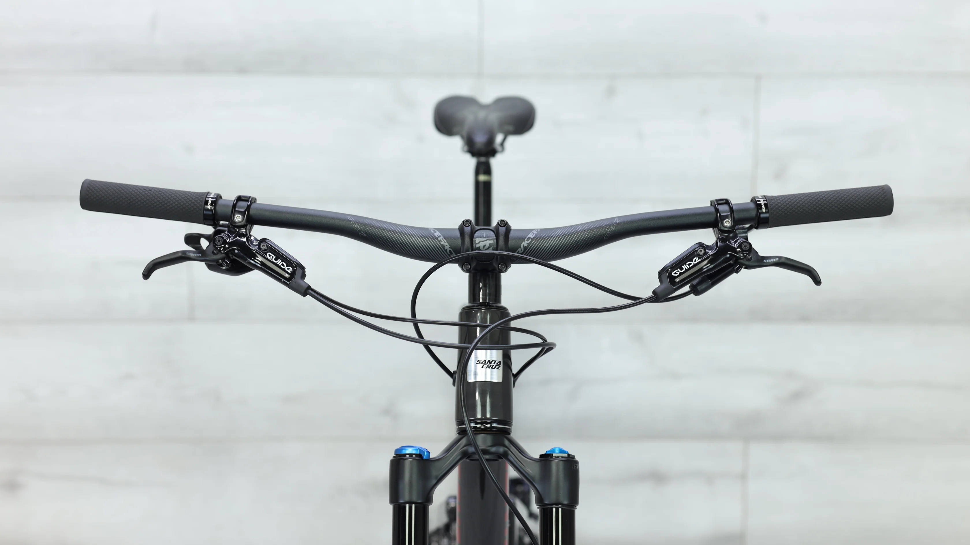 2018 Santa Cruz Bronson Carbon C S Mountain Bike - Large - Image 11
