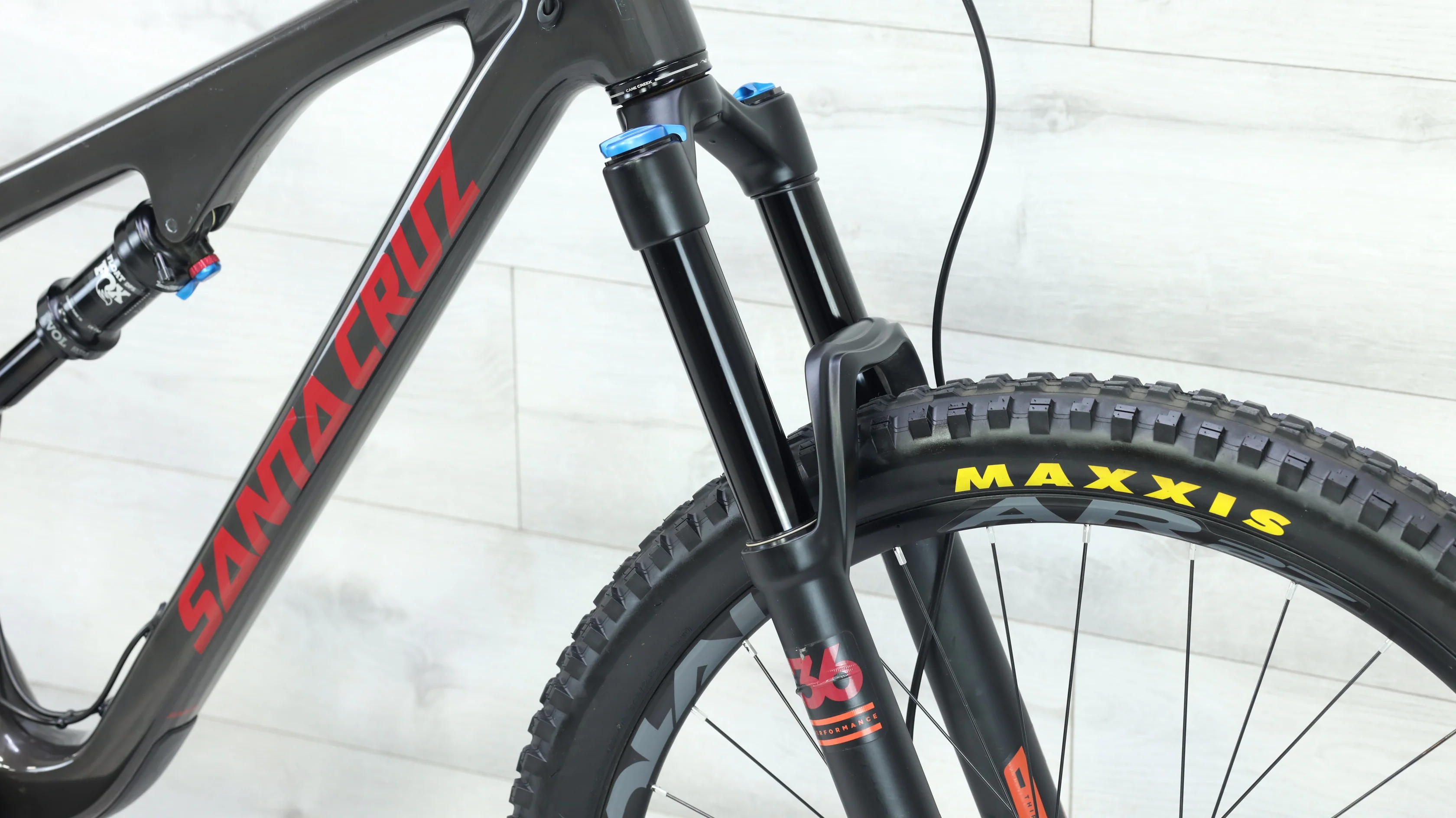 2018 Santa Cruz Bronson Carbon C S Mountain Bike - Large - Image 7