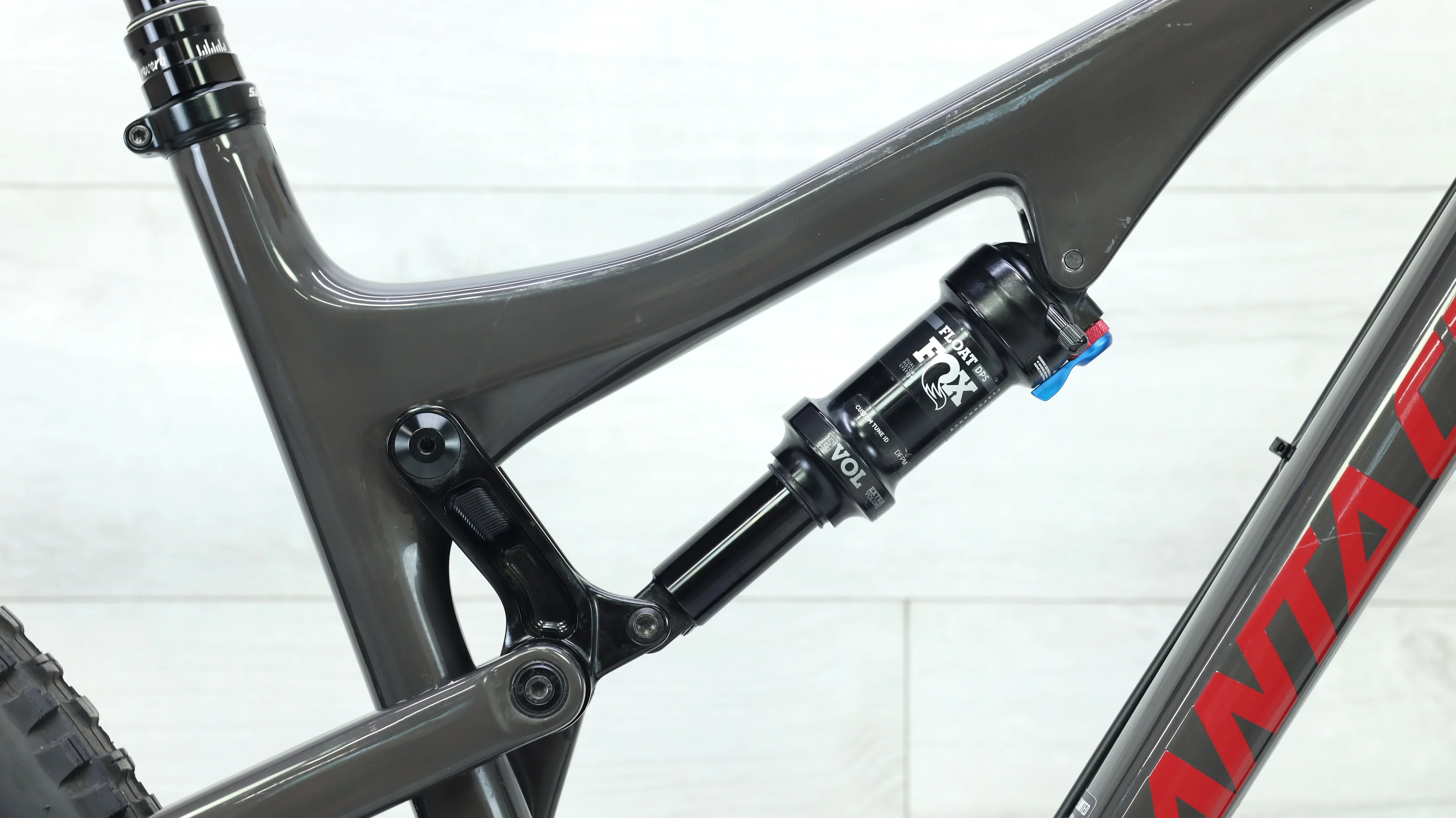 2018 Santa Cruz Bronson Carbon C S Mountain Bike - Large - Image 9