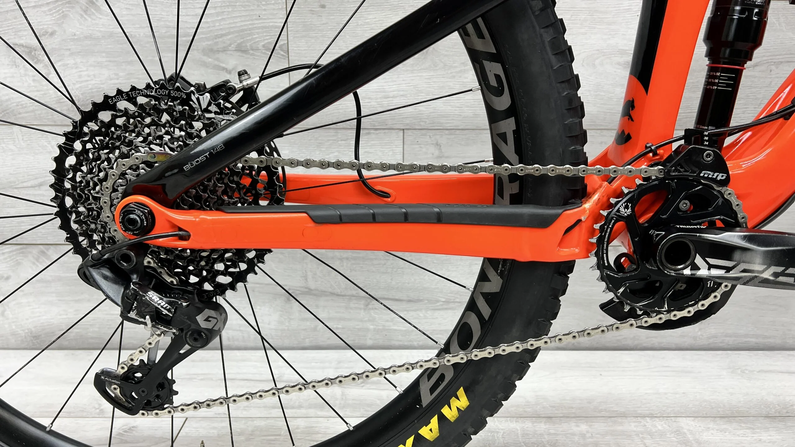 2018 Trek Slash 9.8  Mountain Bike - Small - Image 6