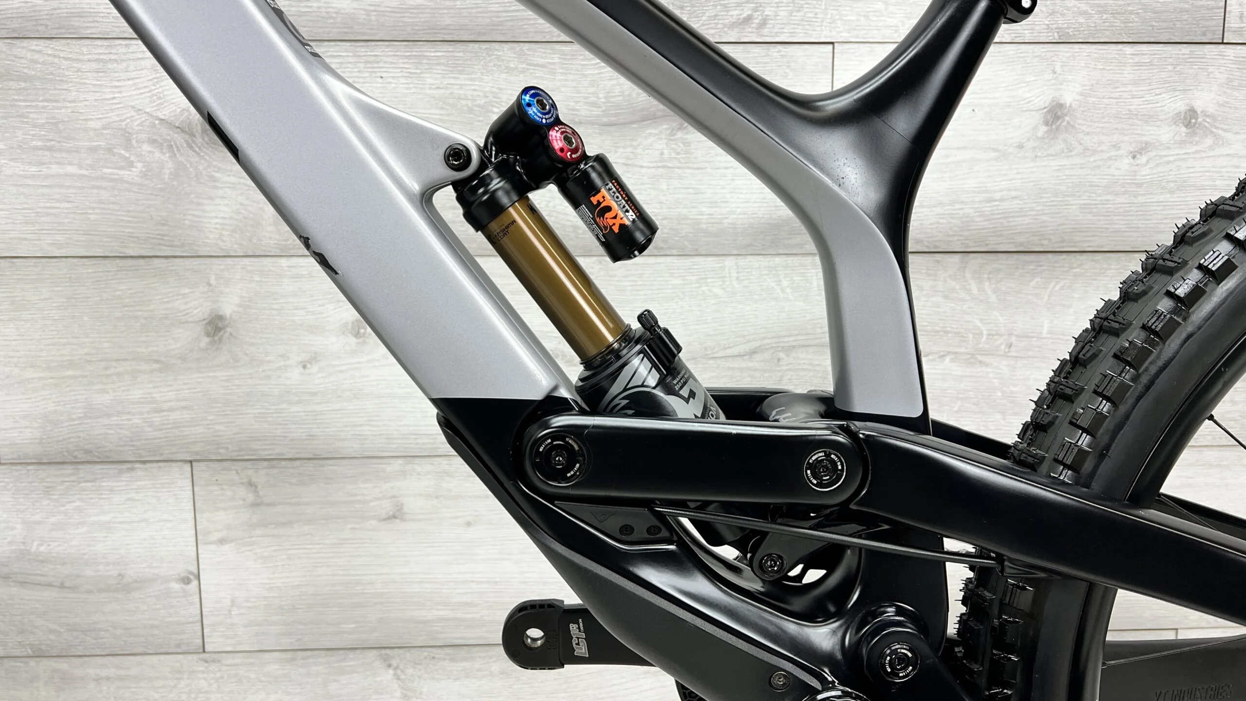 2018 YT Tues CF Pro Race  Mountain Bike - Large - Image 10