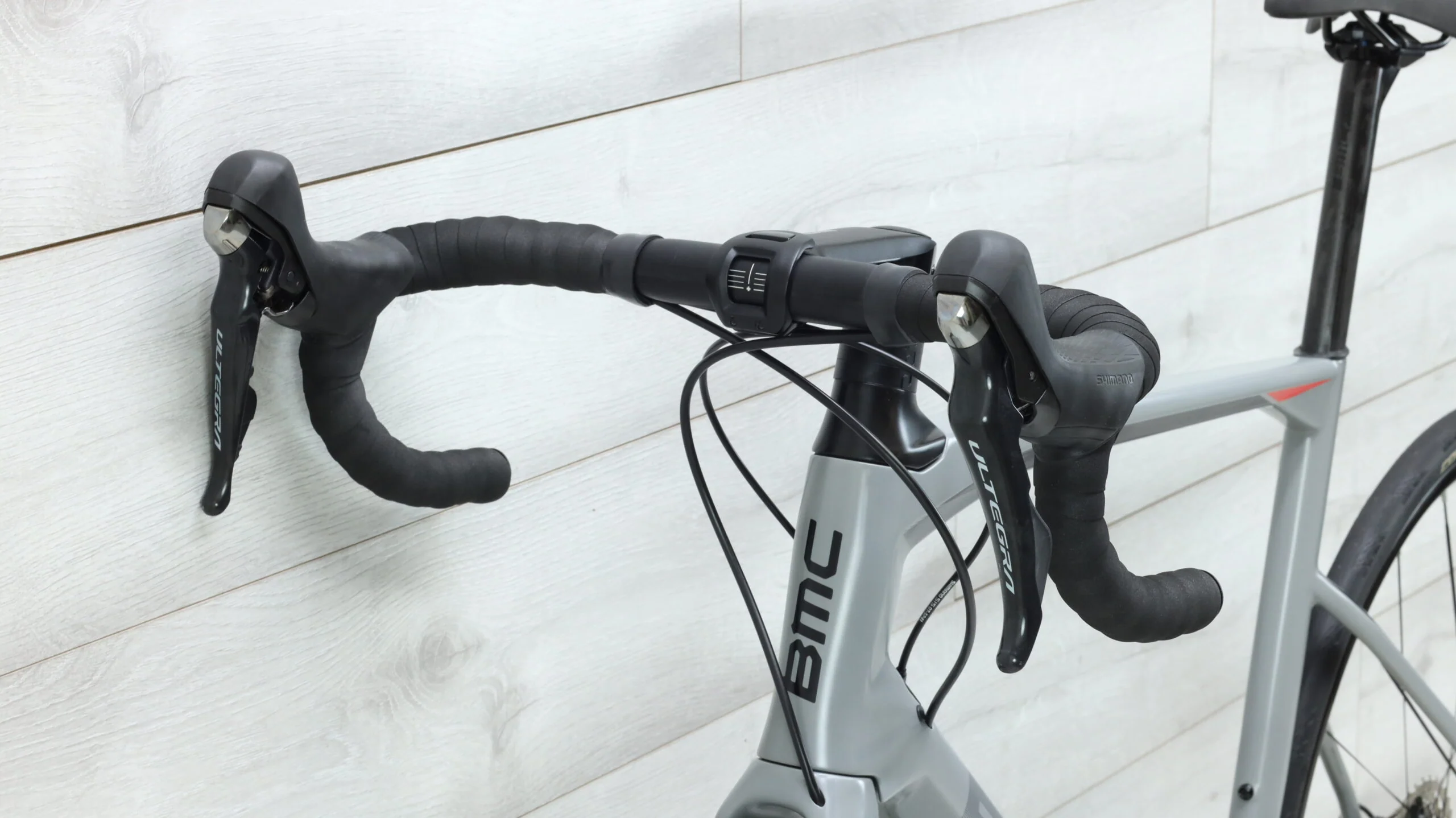 2019 BMC Roadmachine 02 TWO Road Bike - 56cm - Image 8