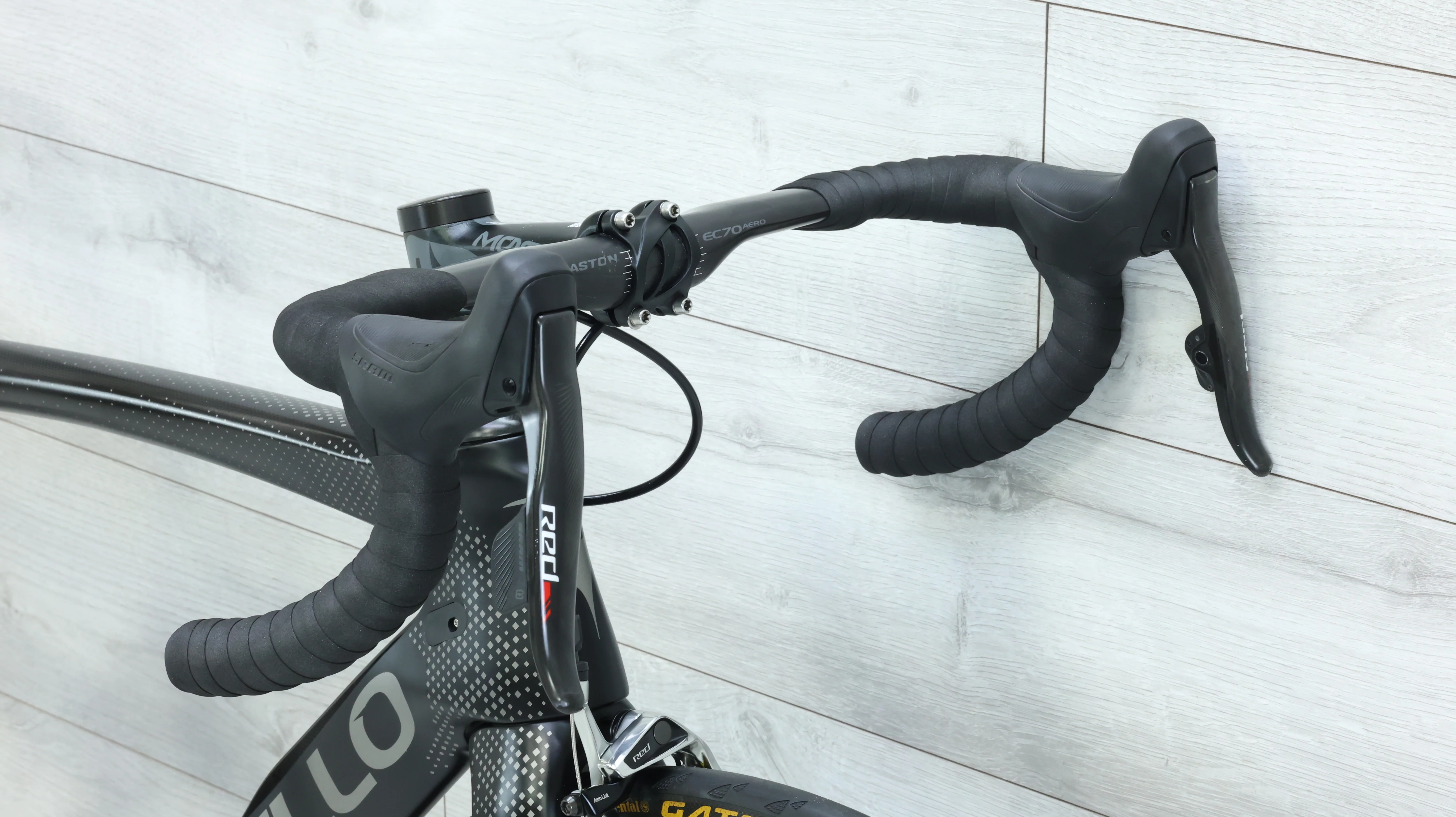 2019 Pinarello Dogma F10 SRAM Red eTap Road Bike - 51.5cm - Image 10