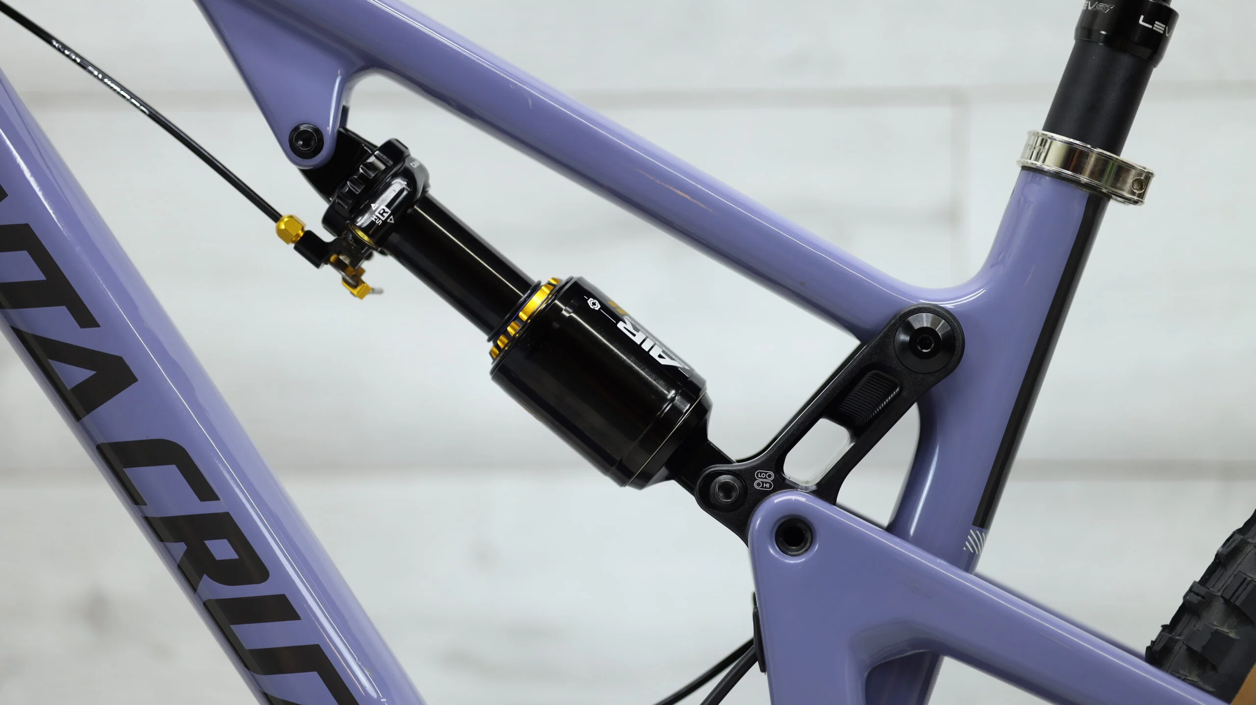 2019 Santa Cruz 5010 CC Reserve  Mountain Bike - Medium - Image 10