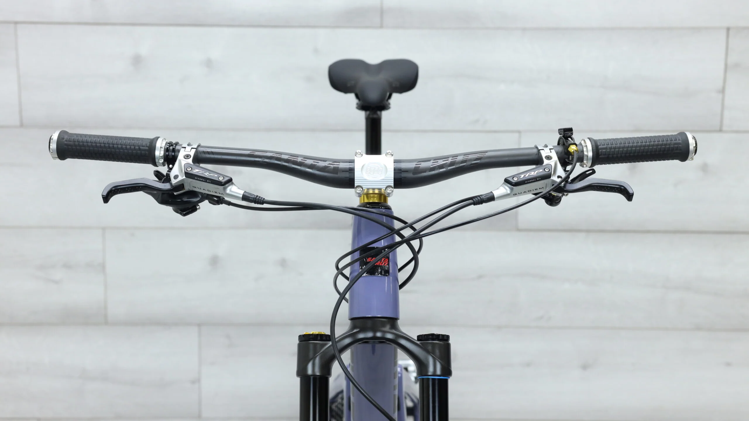 2019 Santa Cruz 5010 CC Reserve  Mountain Bike - Medium - Image 11
