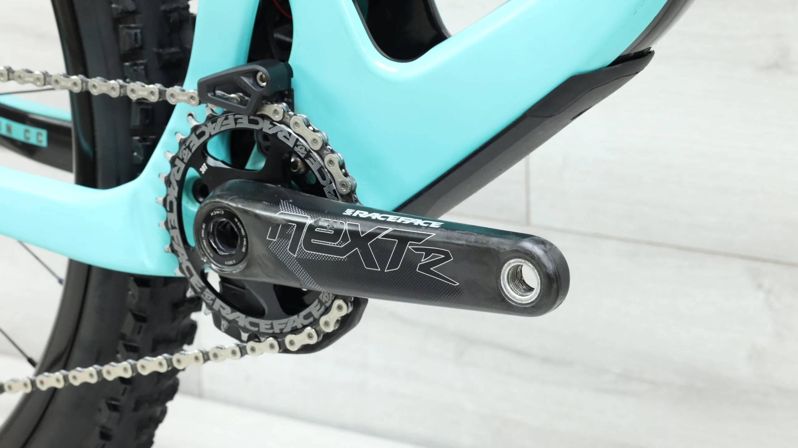 2019 Santa Cruz Bronson CC Reserve  Mountain Bike - Medium - Image 5