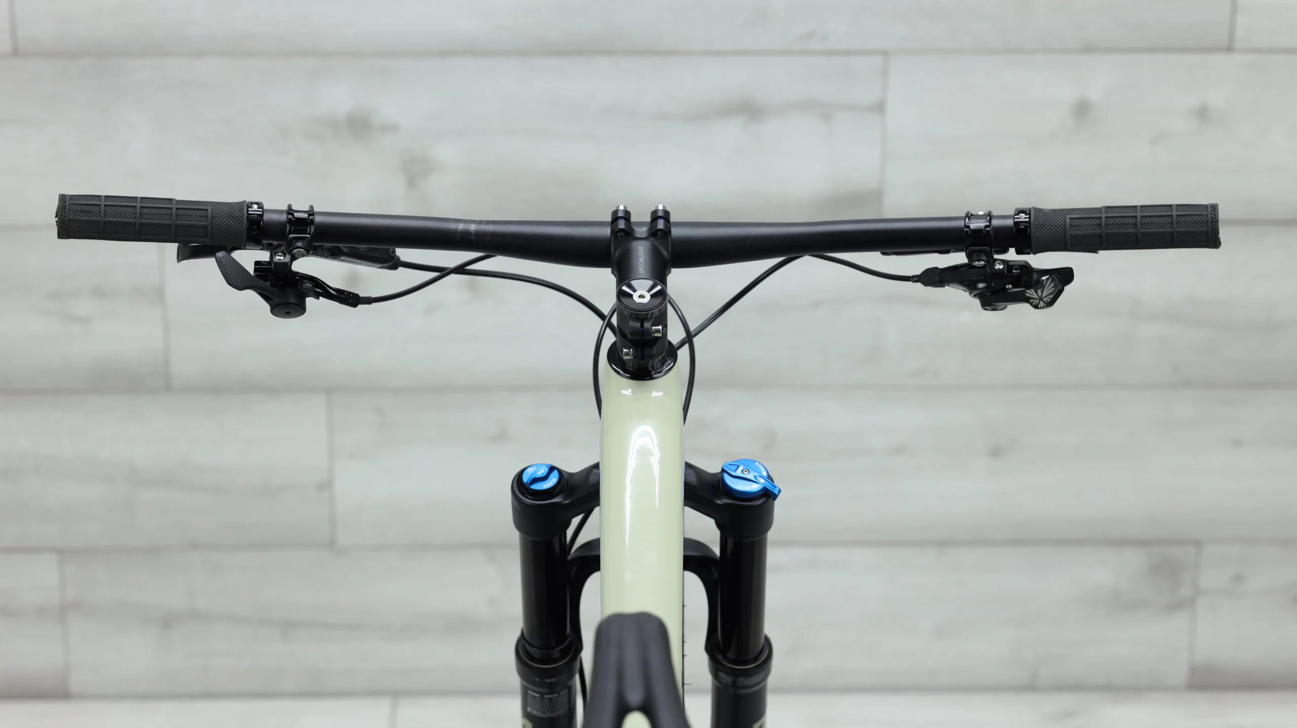 2019 Specialized Epic Expert EVO  Mountain Bike - Medium - Image 12