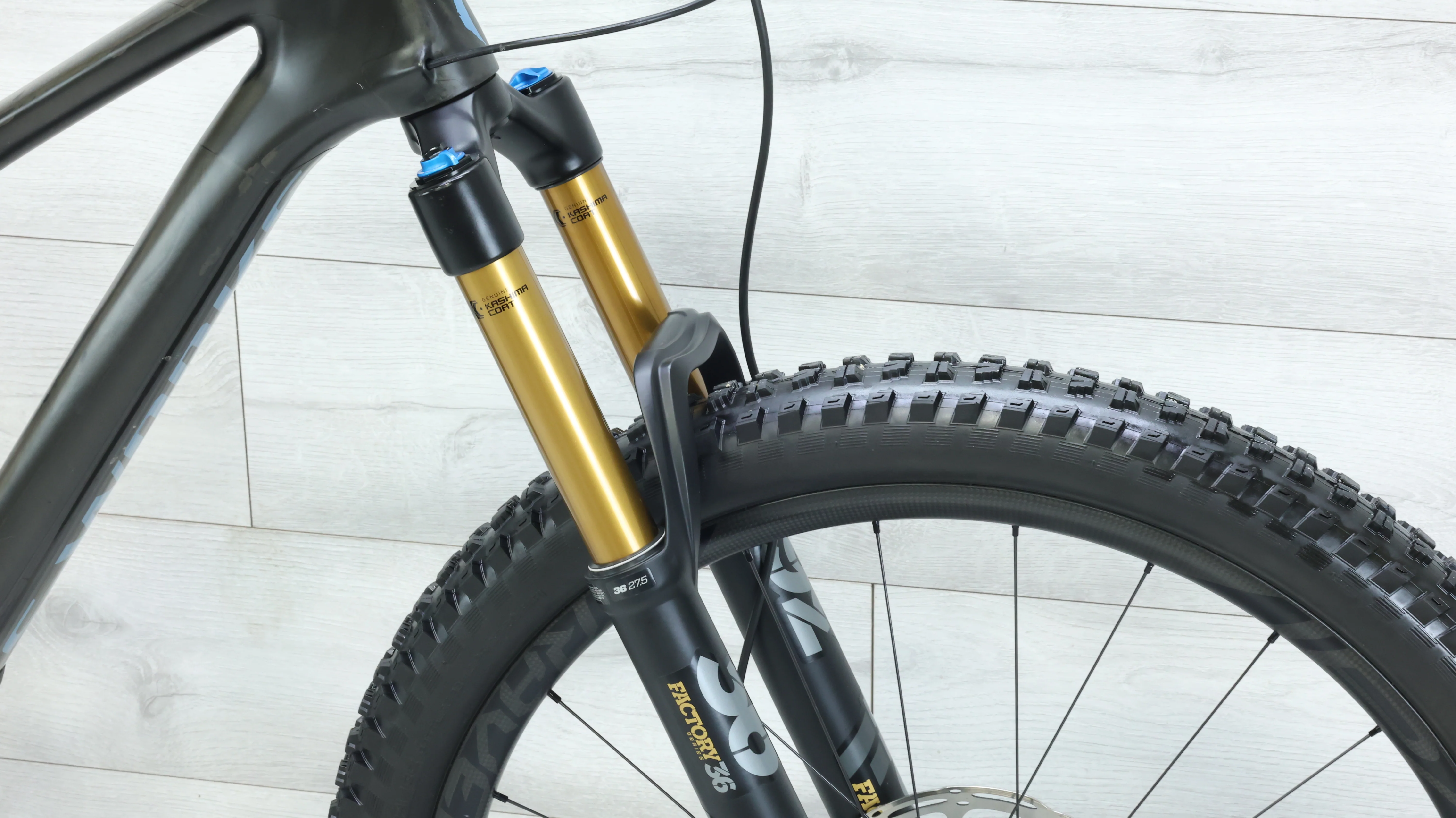 2019 Specialized S-Works Stumpjumper 27.5 Mountain Bike - Medium - Image 10
