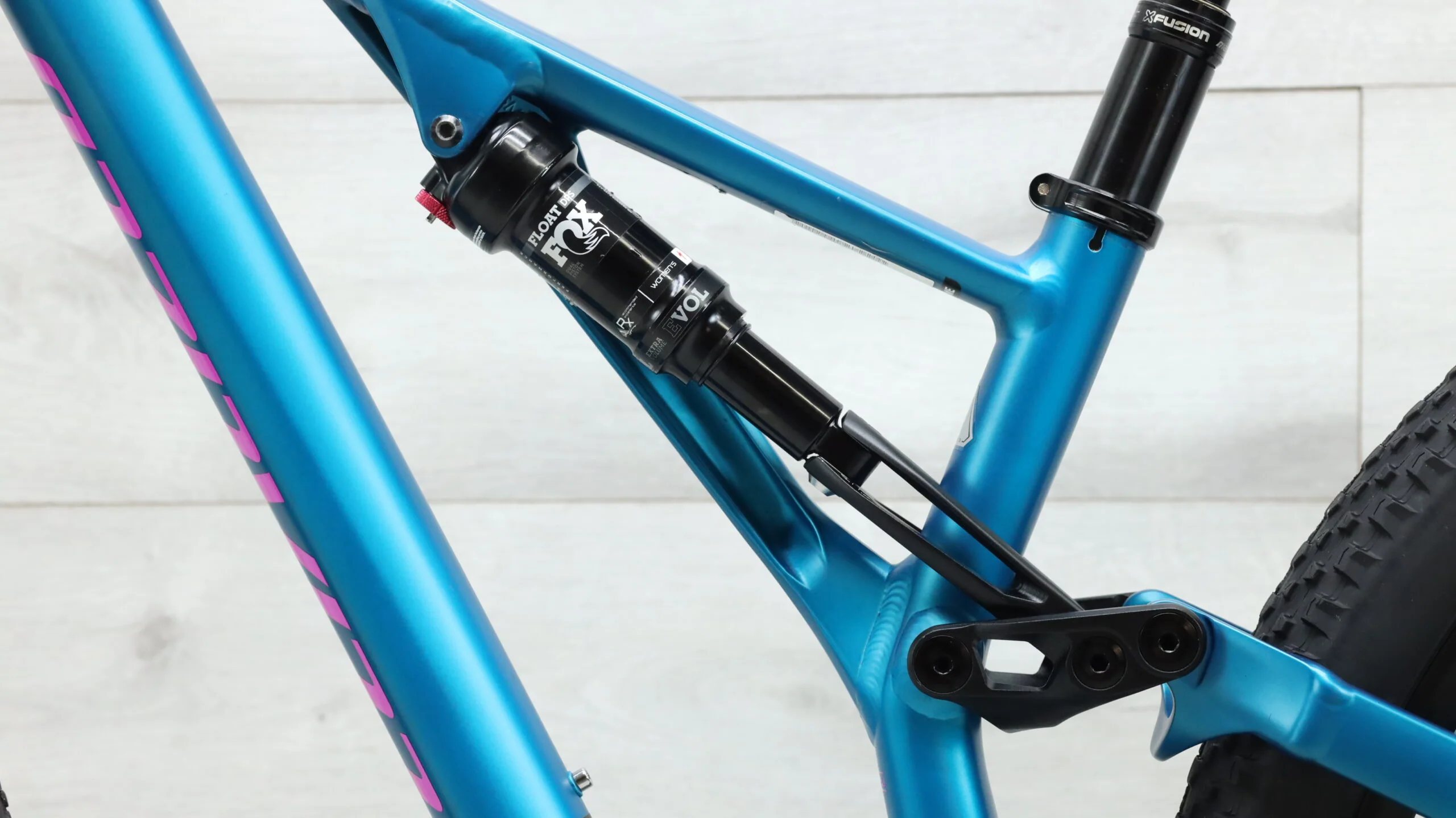 2019 Specialized Stumpjumper ST Comp Mountain Bike - Small - Image 10