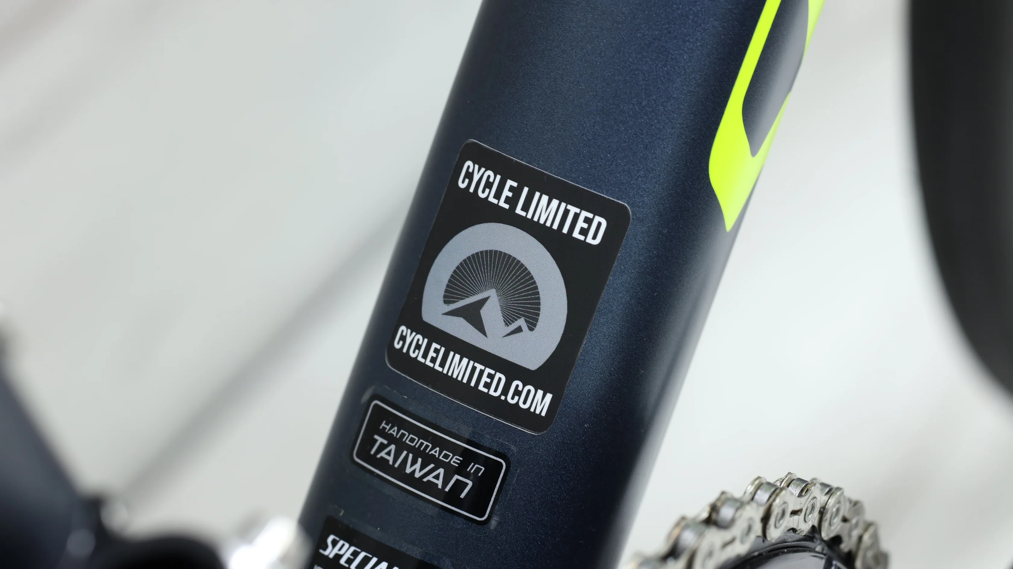 2019 Specialized Tarmac Disc Sport Road Bike - 52cm - Image 3