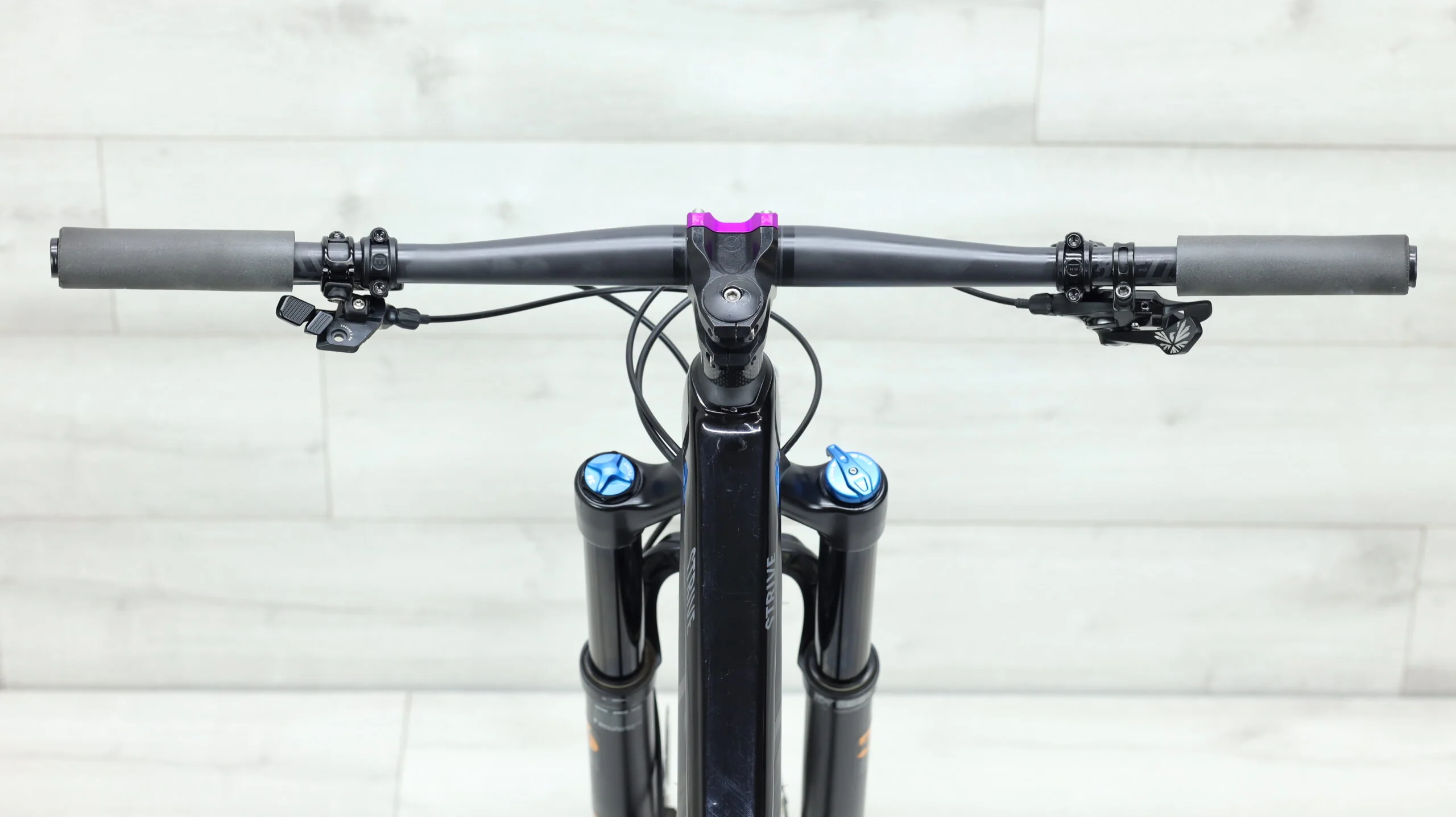 2020 Canyon Strive CF  Mountain Bike - Medium - Image 12