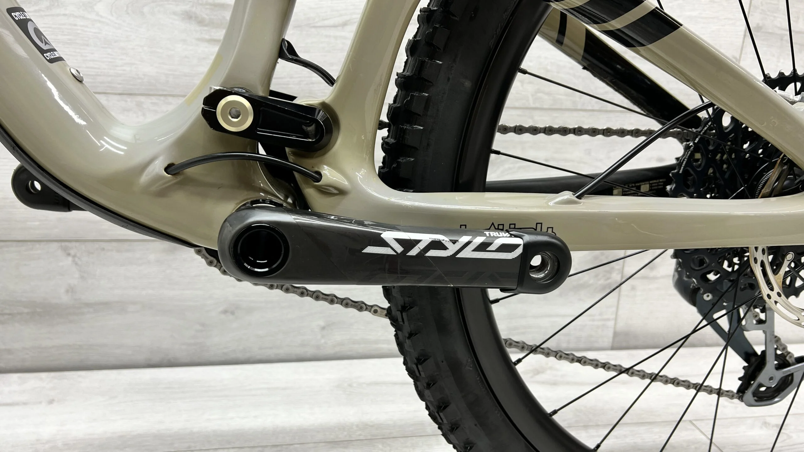 2020 Ibis Mojo HD5  Mountain Bike - Medium - Image 5