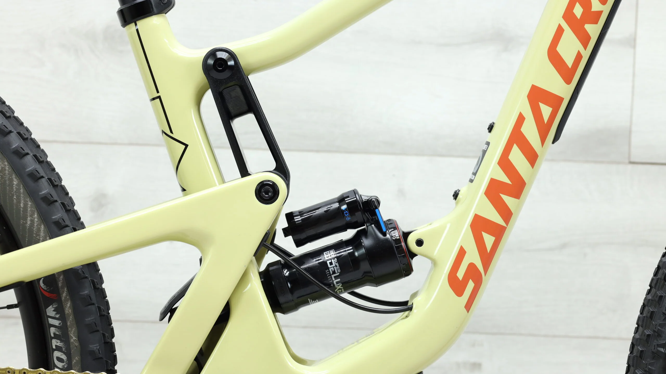 Santa Cruz Hightower C  Mountain Bike - 2020, Small - Image 9