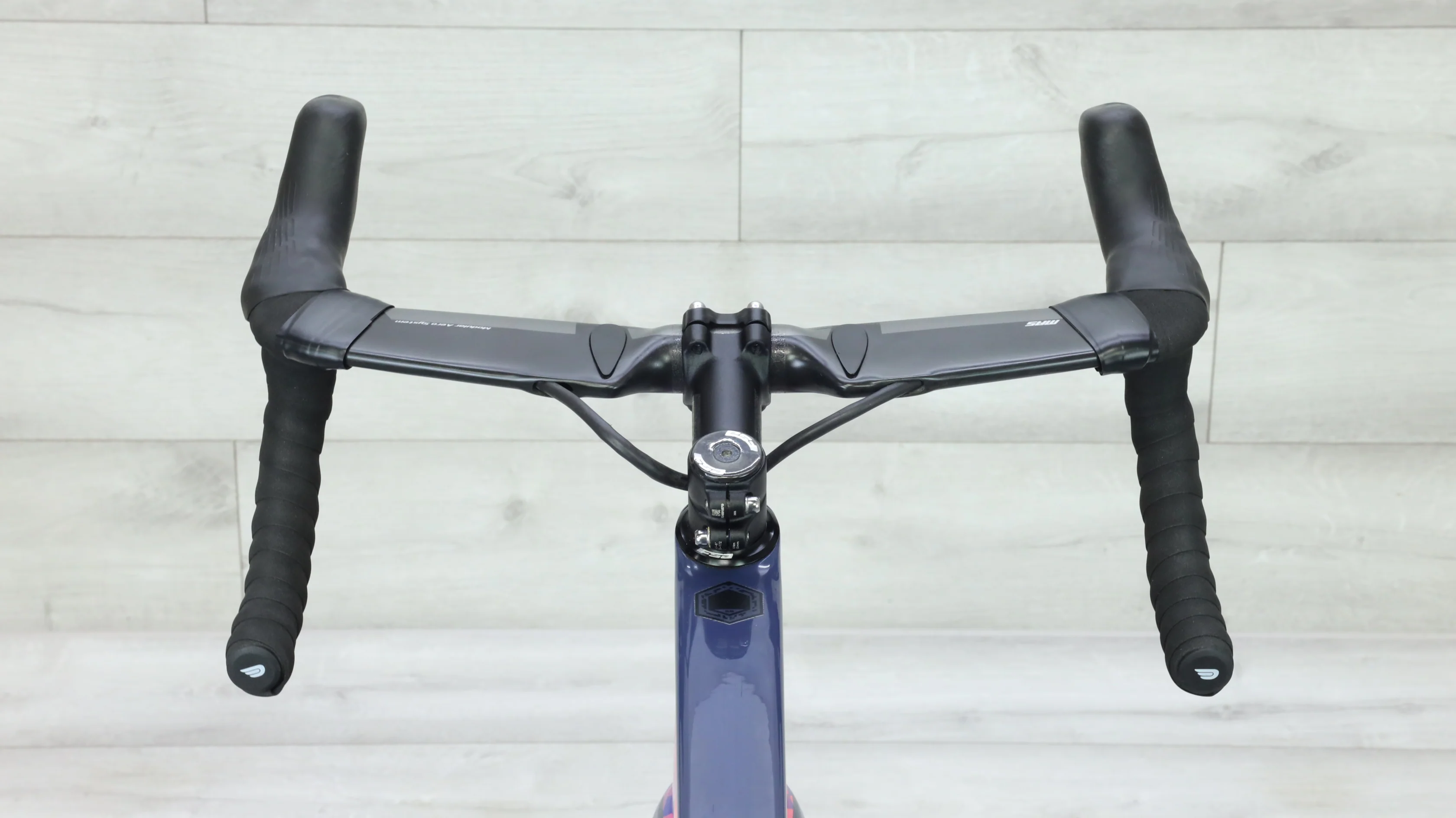 2021 Cannondale SuperSix EVO Hi-Mod Disc Di2 Road Bike - 58cm - Image 11