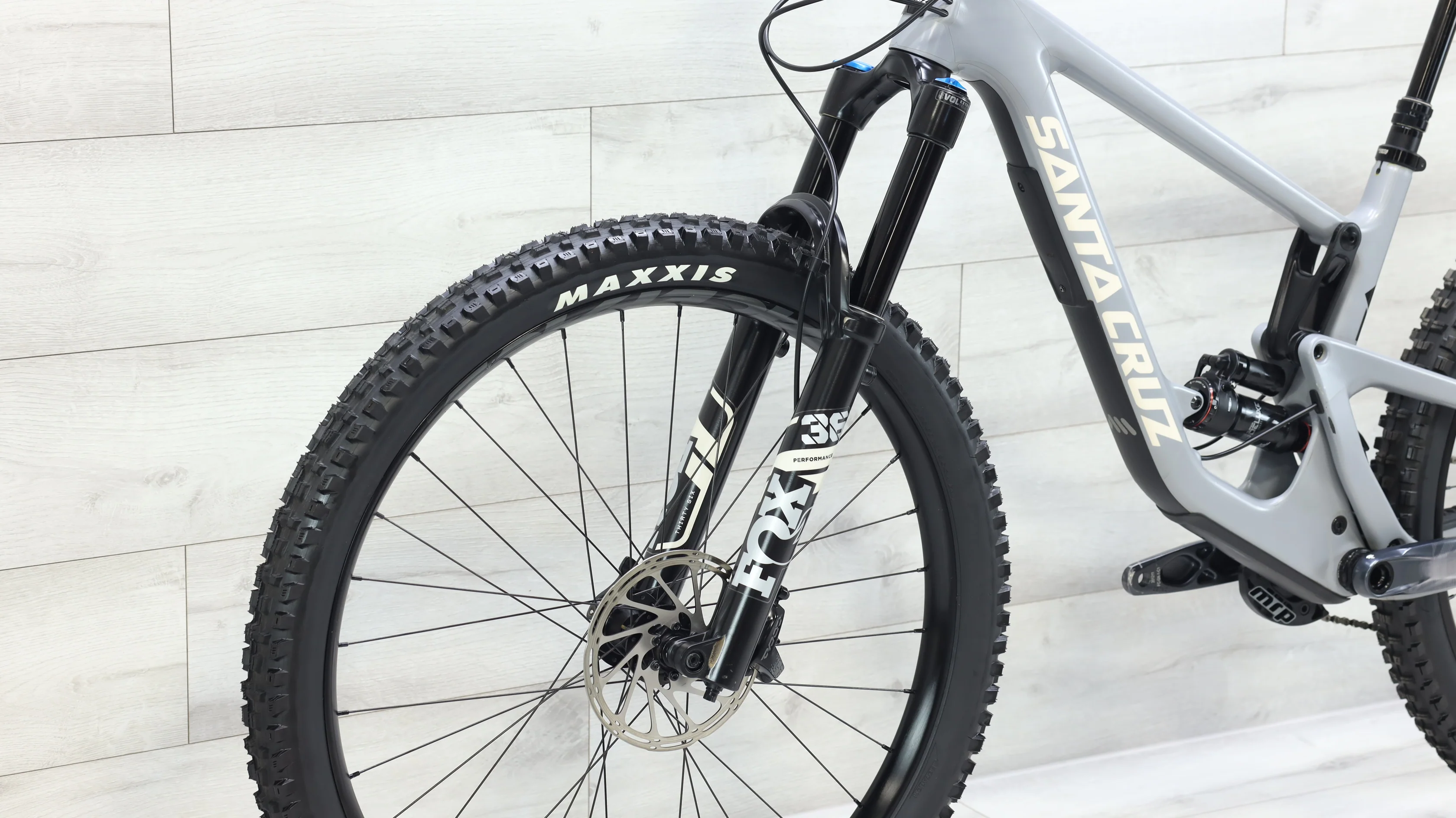 2021 Santa Cruz Hightower S Carbon Mountain Bike - Medium - Image 8