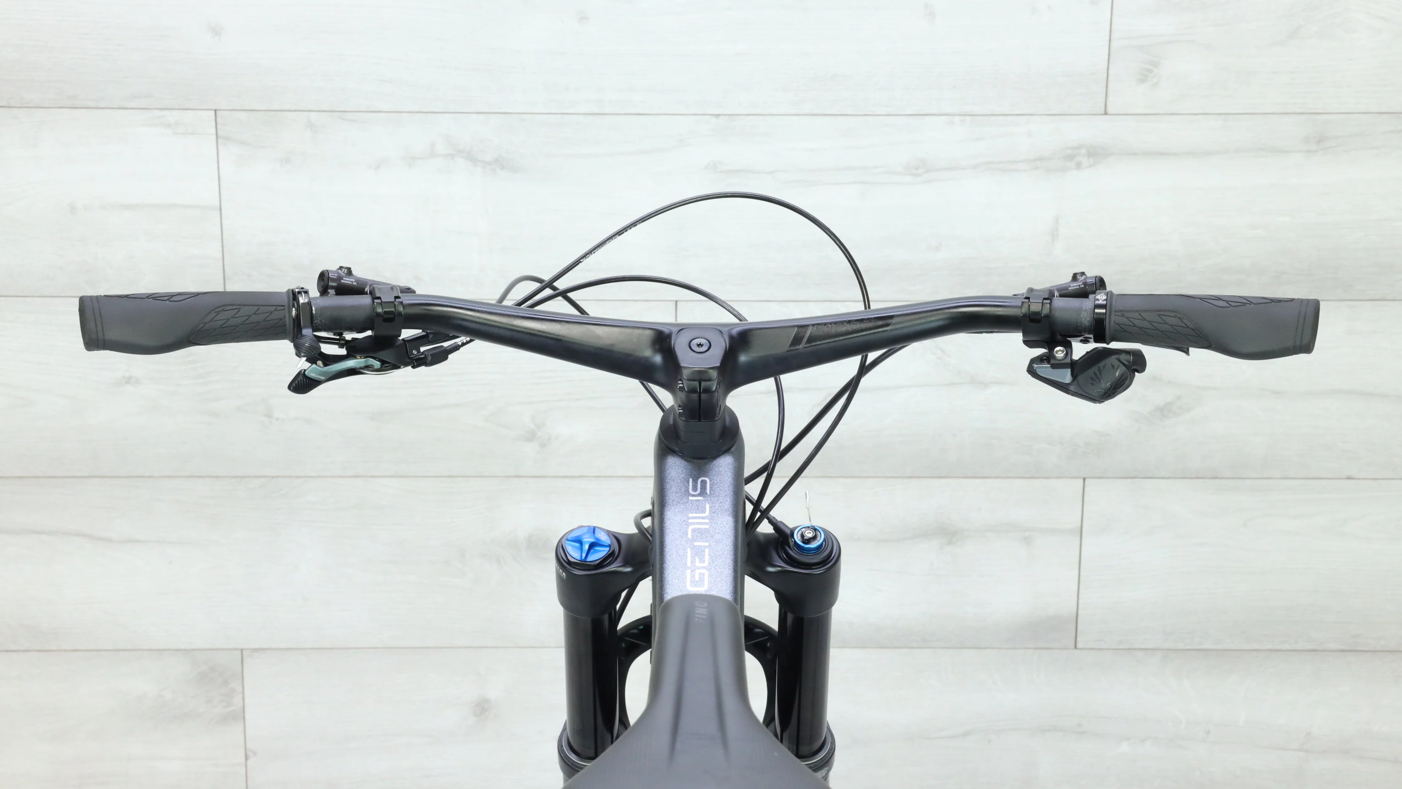 2021 Scott Genius 910 AXS Mountain Bike - Medium - Image 12