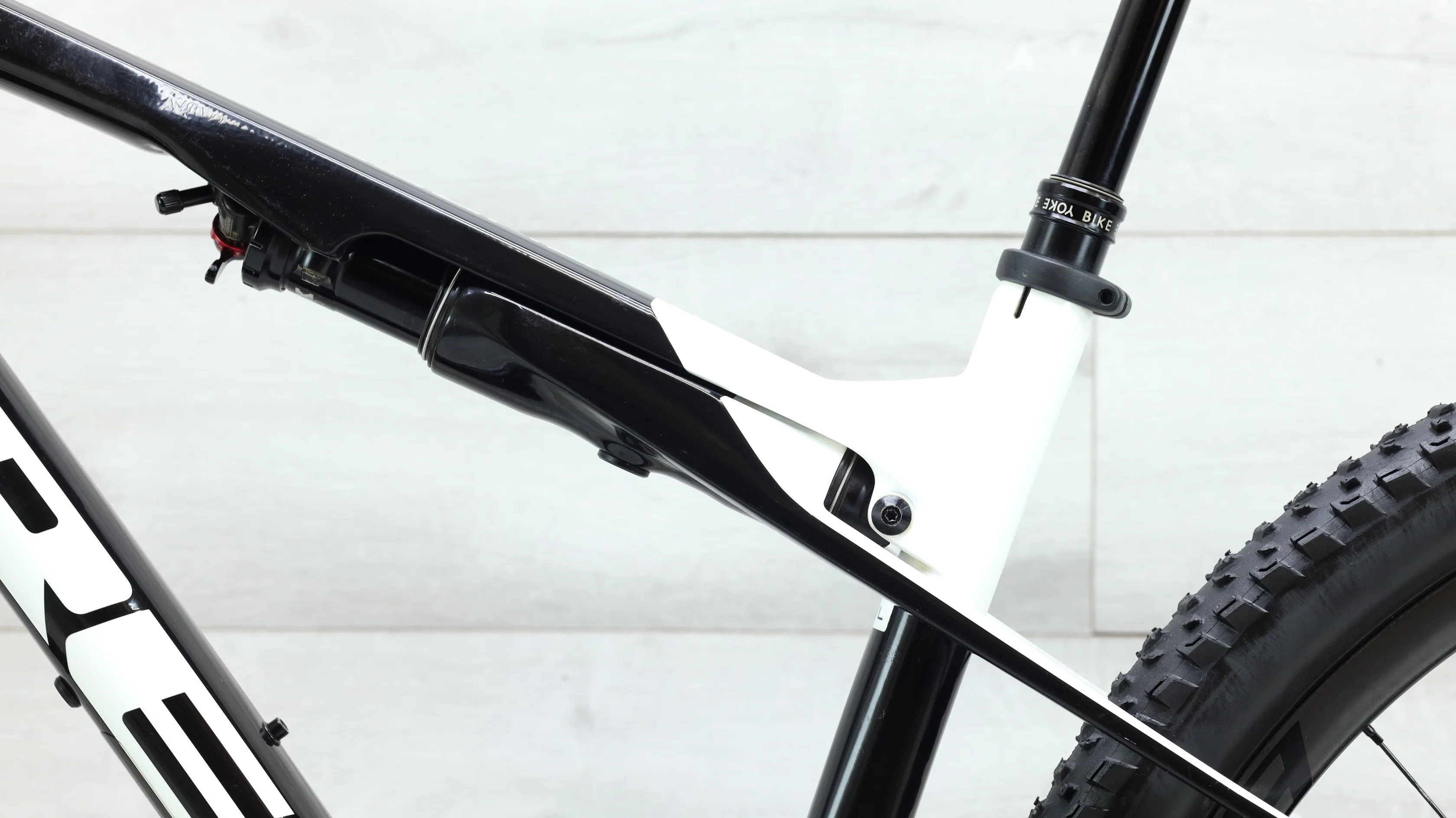 2021 Trek Supercaliber 9.7 Mountain Bike - Med/Large - Image 10