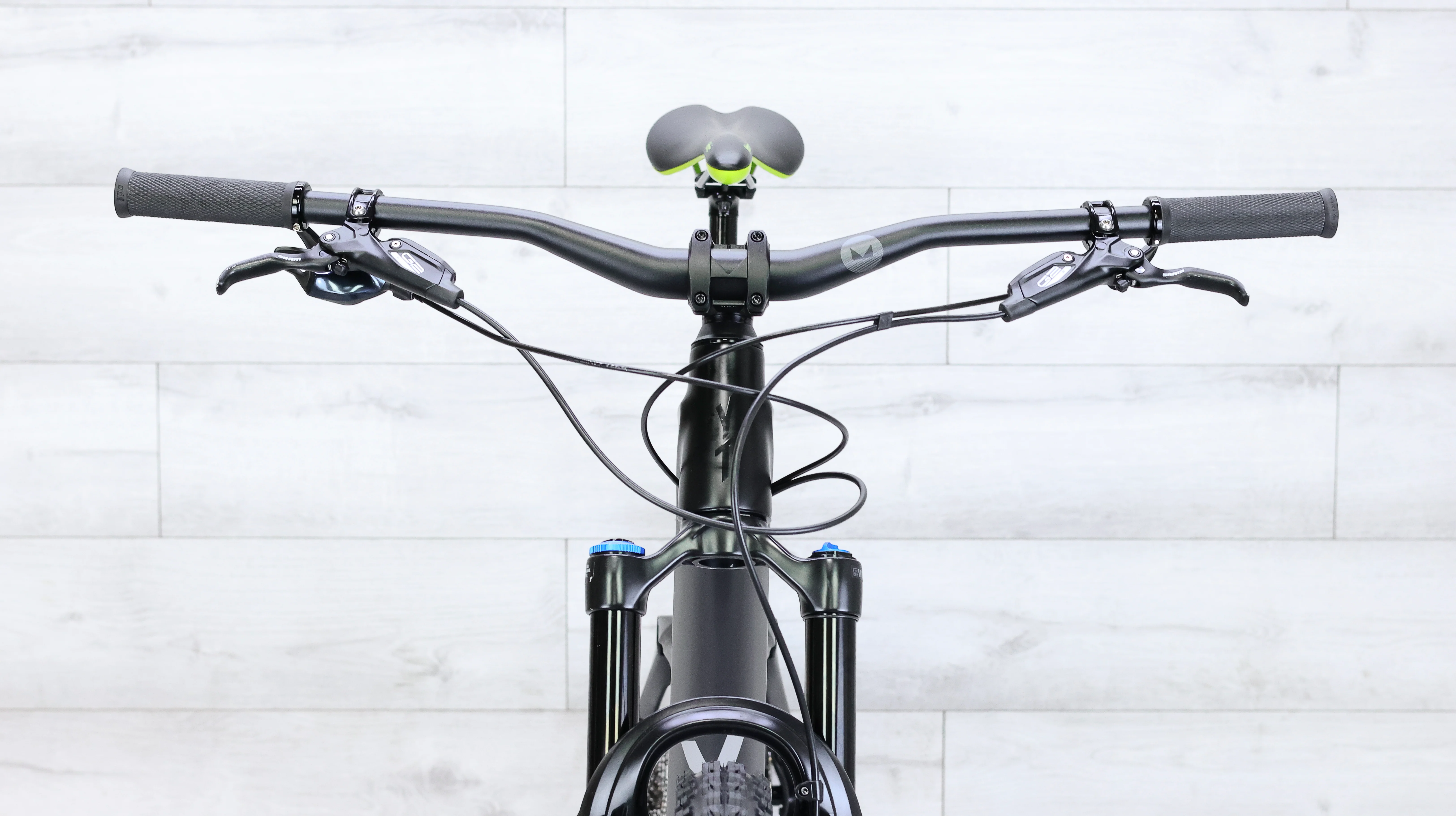 YT Izzo Pro 29 Mountain Bike - 2021, Large - Image 12