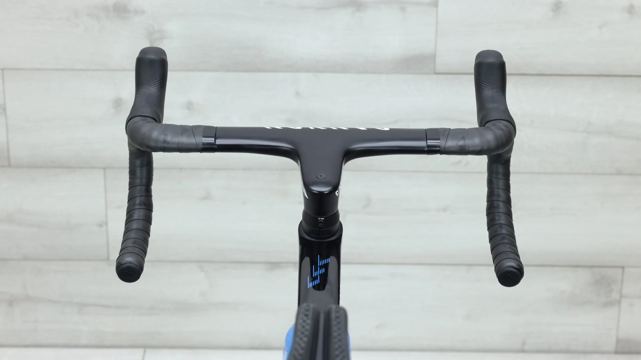 2022 Canyon Aeroad CFR Disc AXS  Road Bike - Medium - Image 10