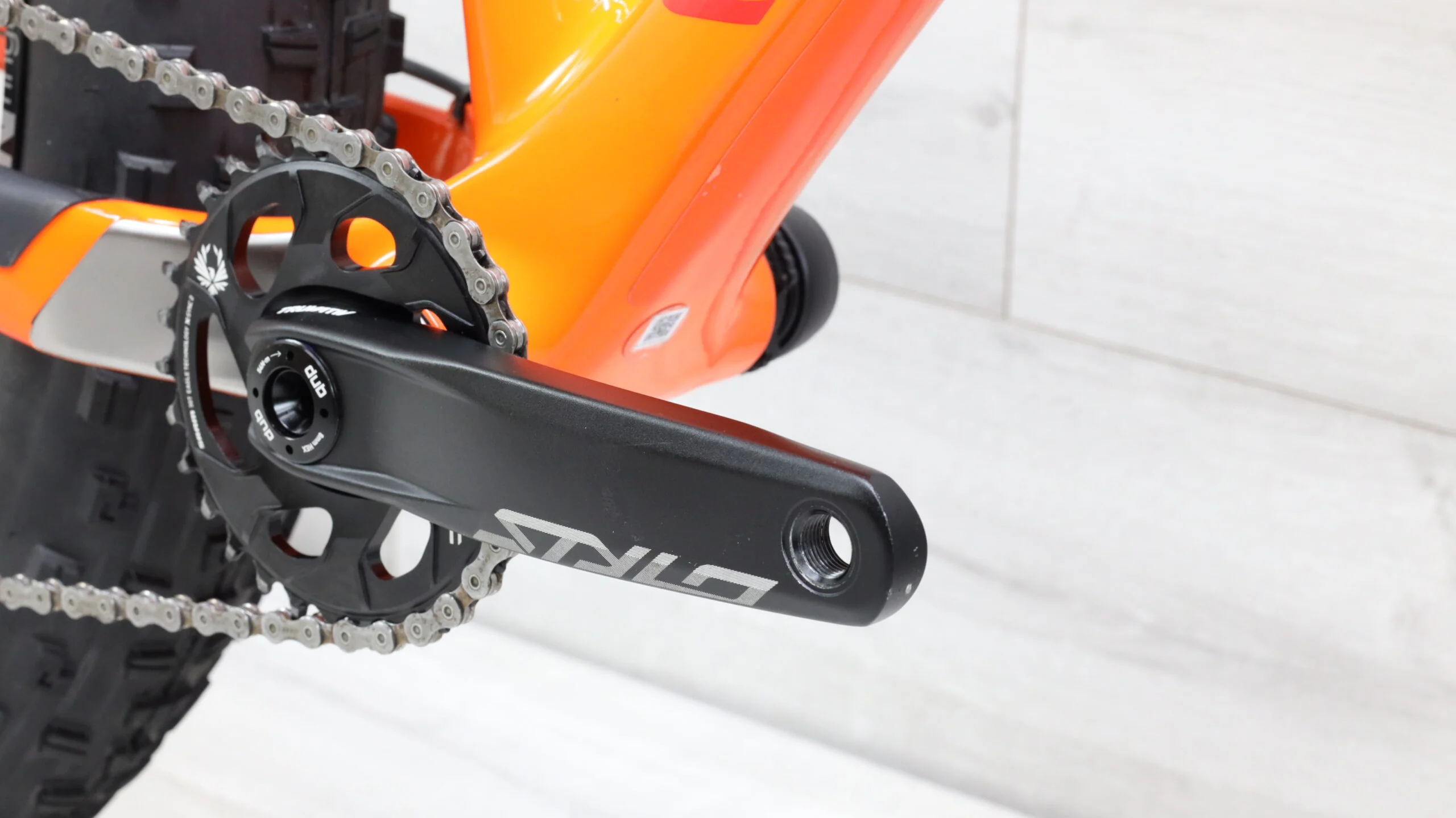 2022 Canyon Dude CF 7  Fat Bike - Medium - Image 5