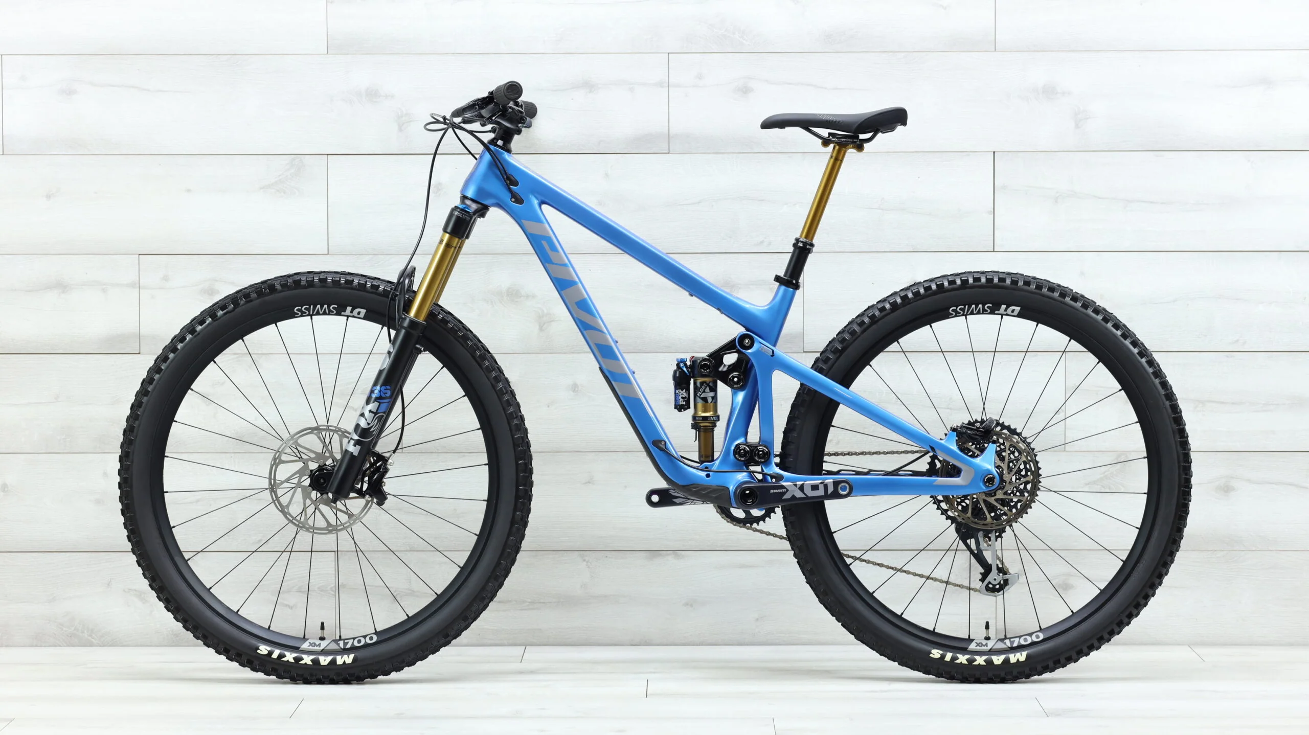 2022 Pivot Switchblade Pro X01  Mountain Bike - Medium - Image 2