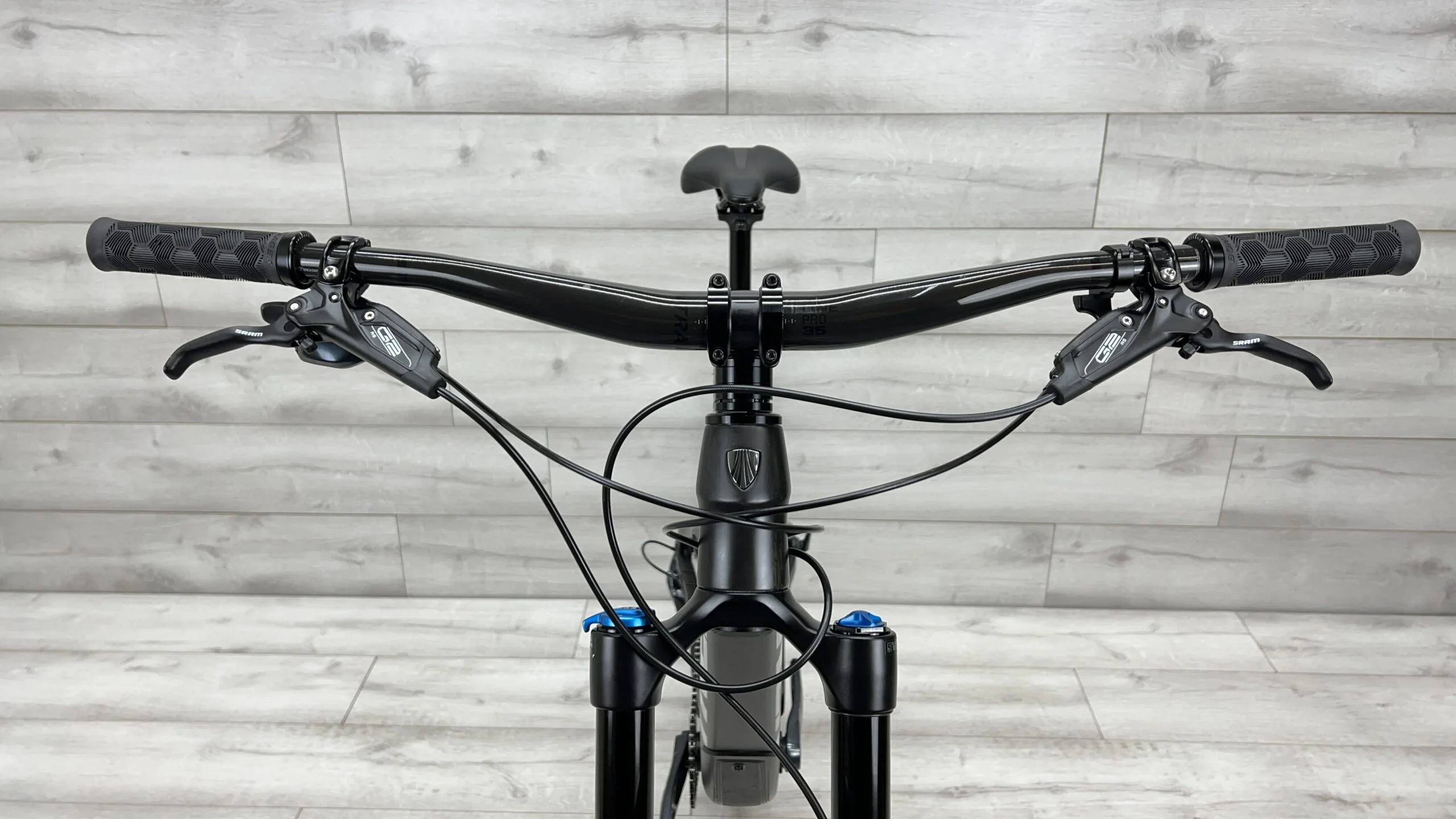 2022 Trek Fuel EX 9.8 GX  Mountain Bike - Medium - Image 11