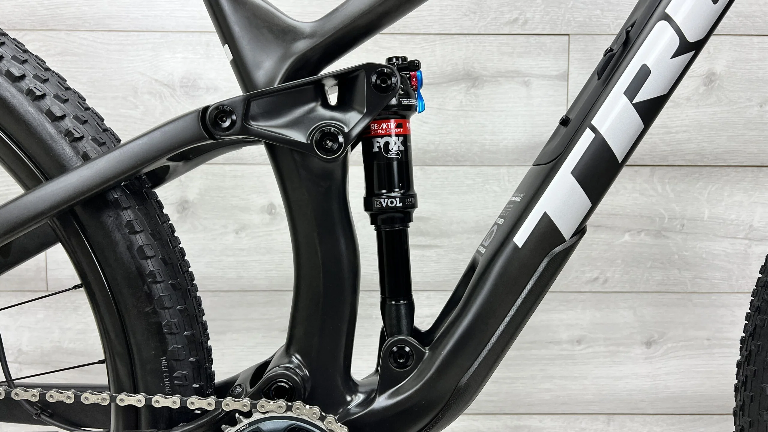 2022 Trek Fuel EX 9.8 GX  Mountain Bike - Medium - Image 9