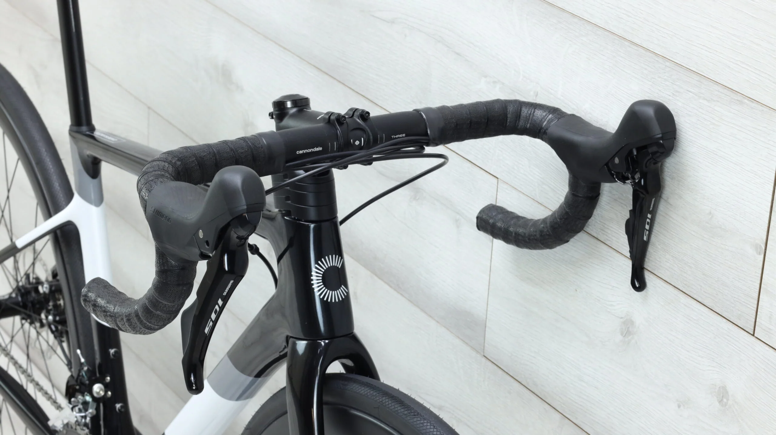 2023 Cannondale Supersix EVO Carbon 105 Disc  Road Bike - 48cm - Image 8
