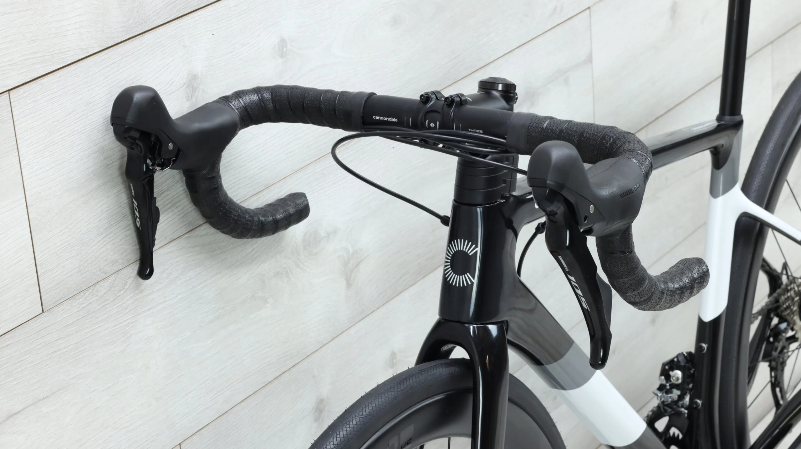 2023 Cannondale Supersix EVO Carbon 105 Disc  Road Bike - 48cm - Image 9