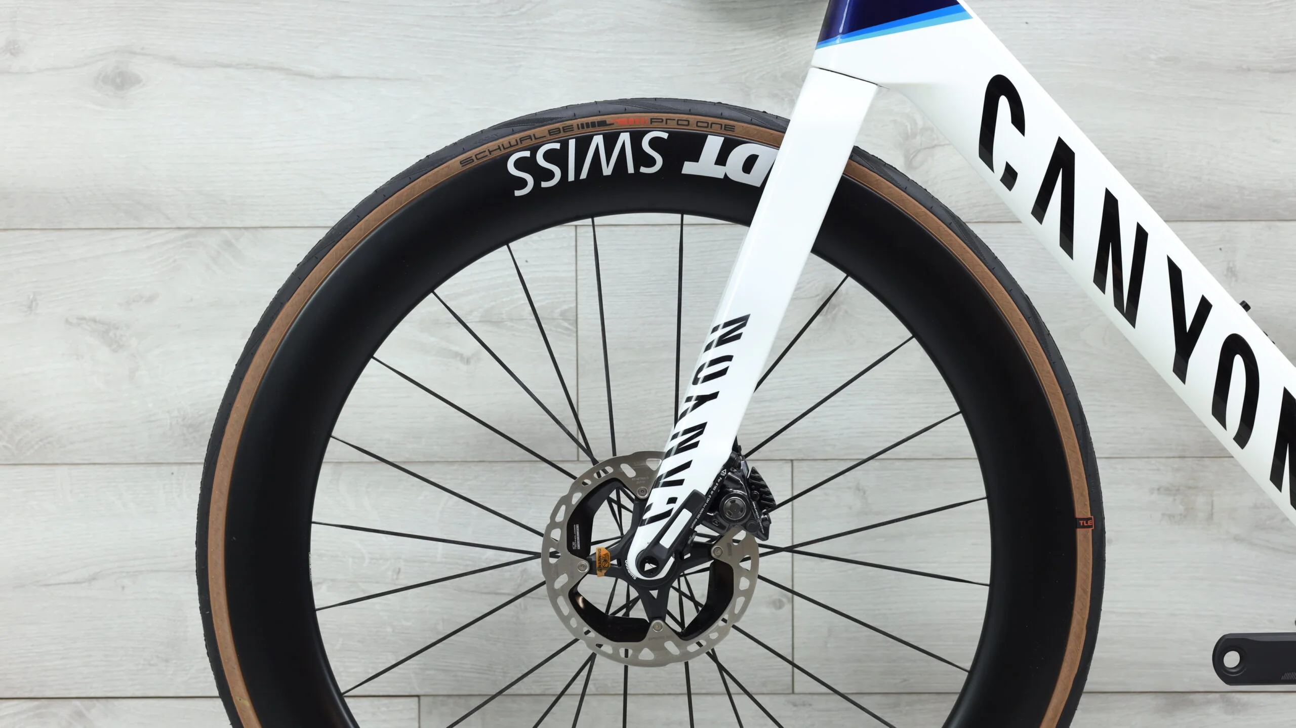 2023 Canyon Aeroad CFR Disc Di2 Road Bike - Large - Image 12